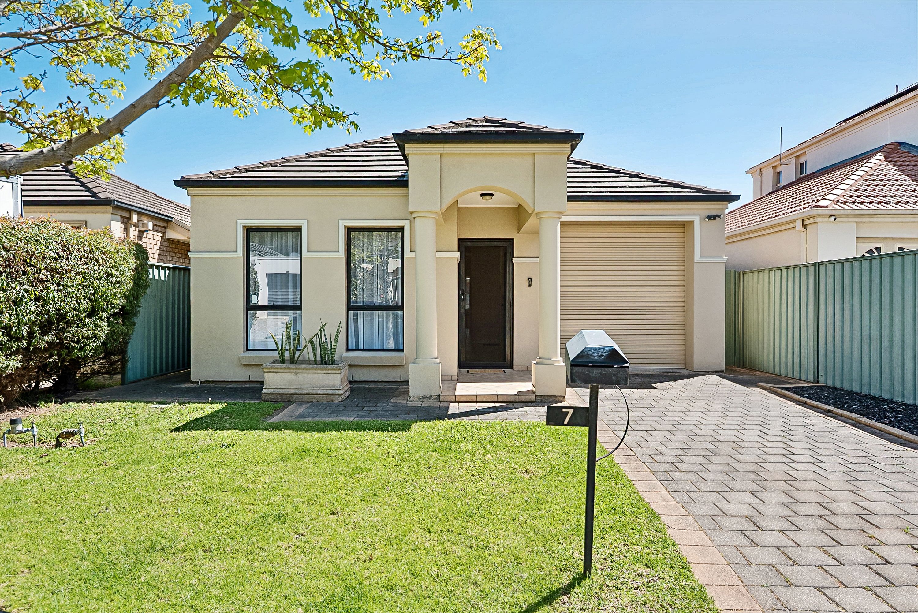 7 Maple Circuit — photo from Ray White Mawson Lakes
