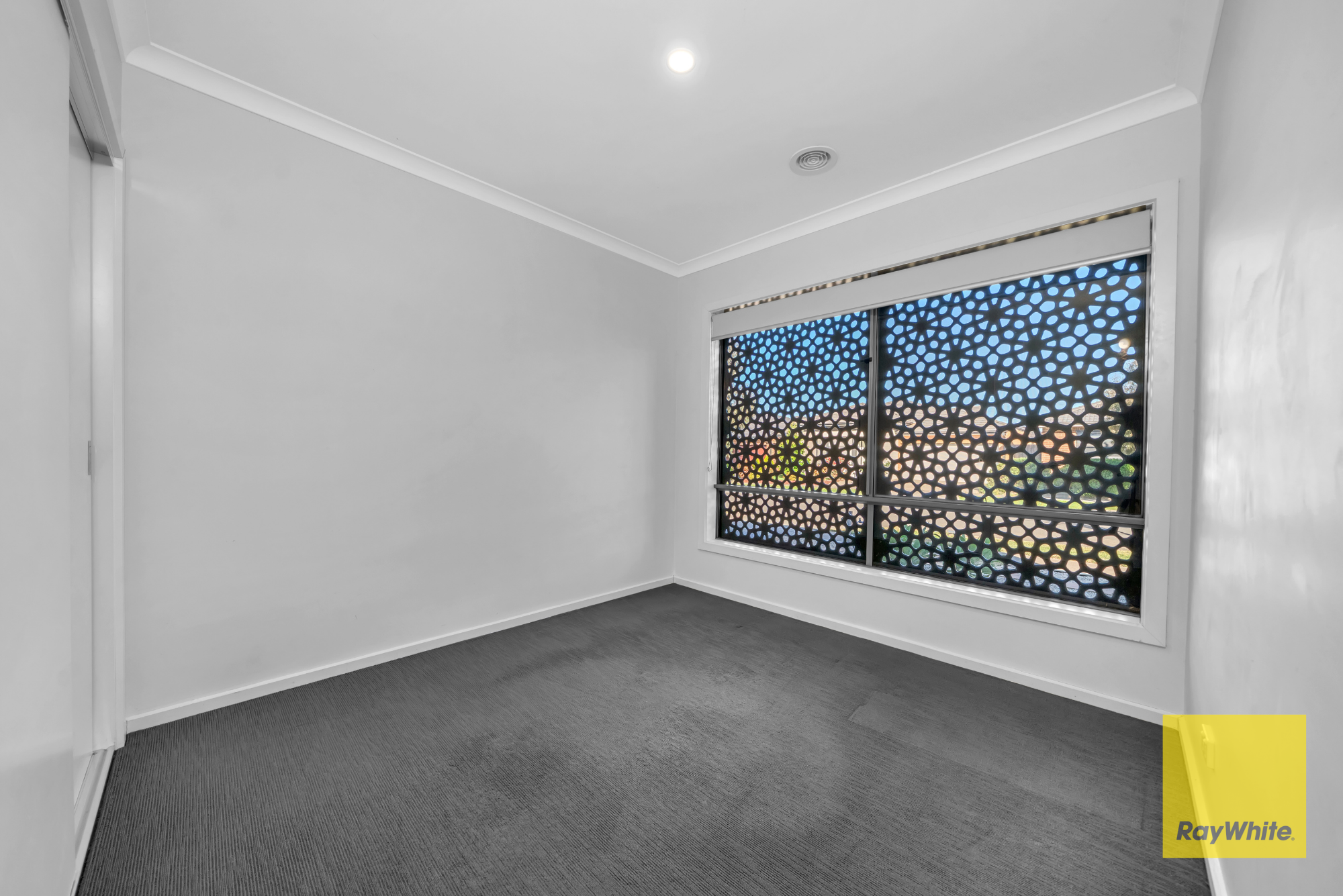 18 Myrtleleaf Street — photo 8 of 16