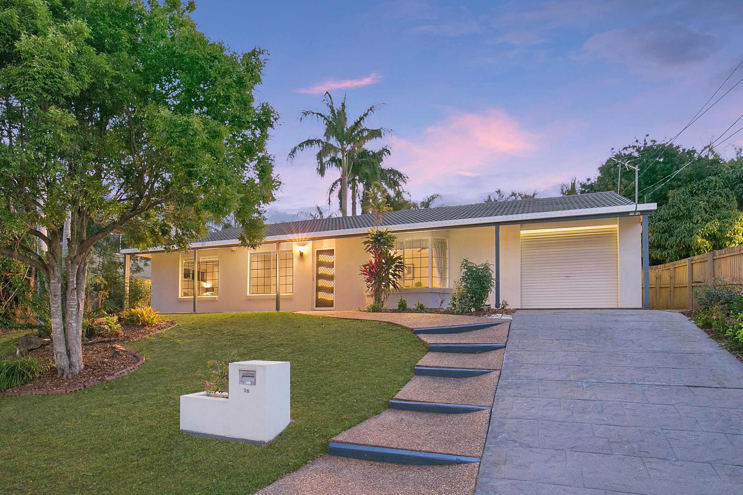 18 Drake Road, Springwood, QLD 4127