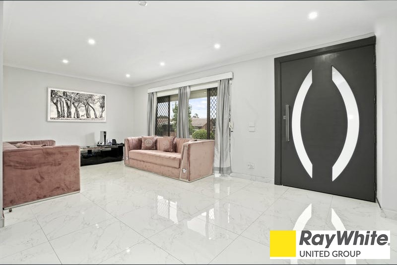 1 Daintree Glen, St Clair, NSW 2759