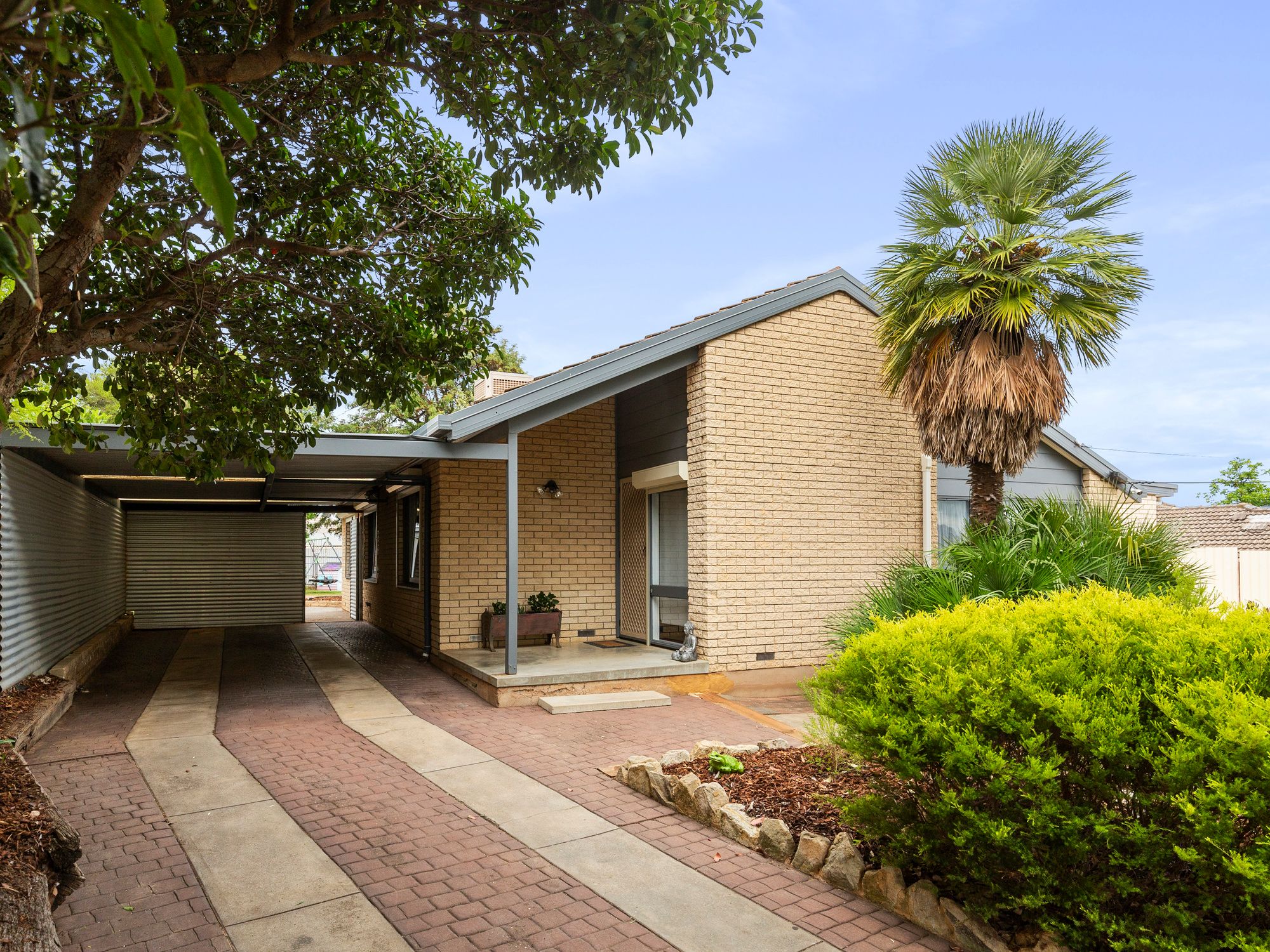 4 Powers Avenue, Morphett Vale, SA 5162