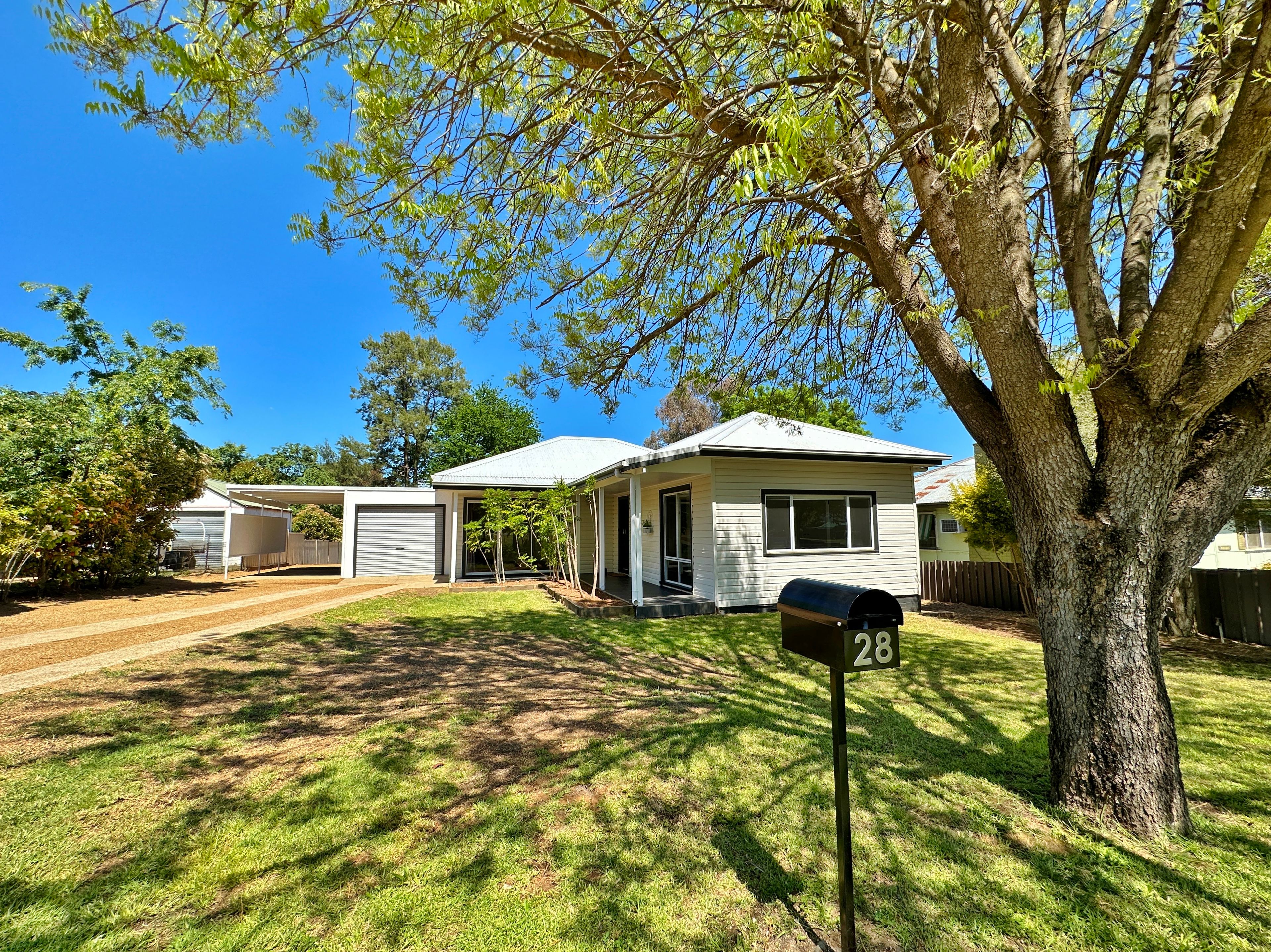 28 Brock Street, Young, NSW 2594
