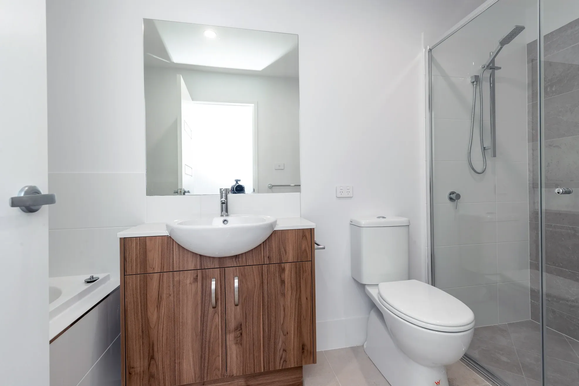 8b Dairyman Drive — photo 8 of 9