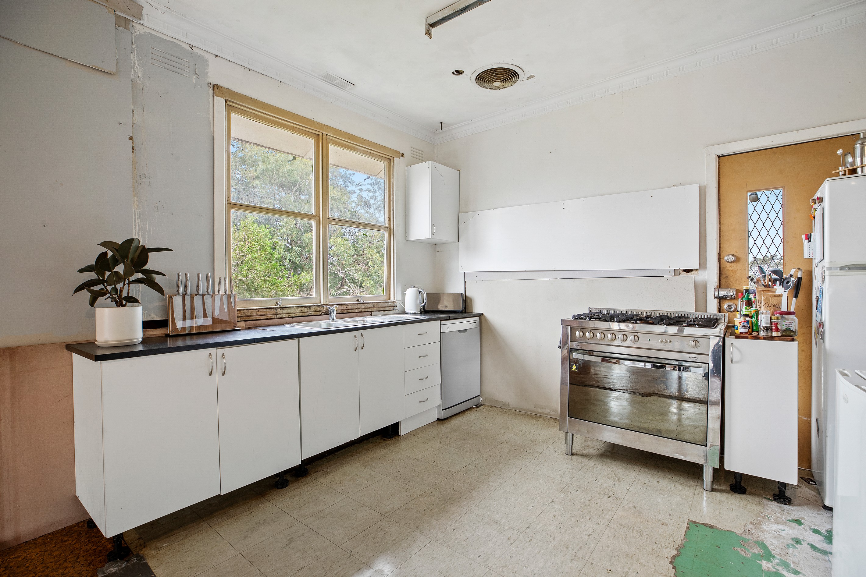 53 The Avenue, Ferntree Gully, VIC 3156