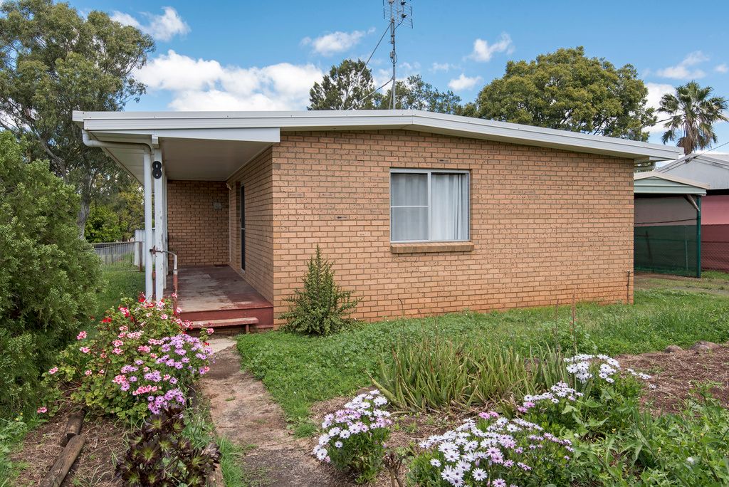 8 Harriet Street, Kingsthorpe, QLD 4400