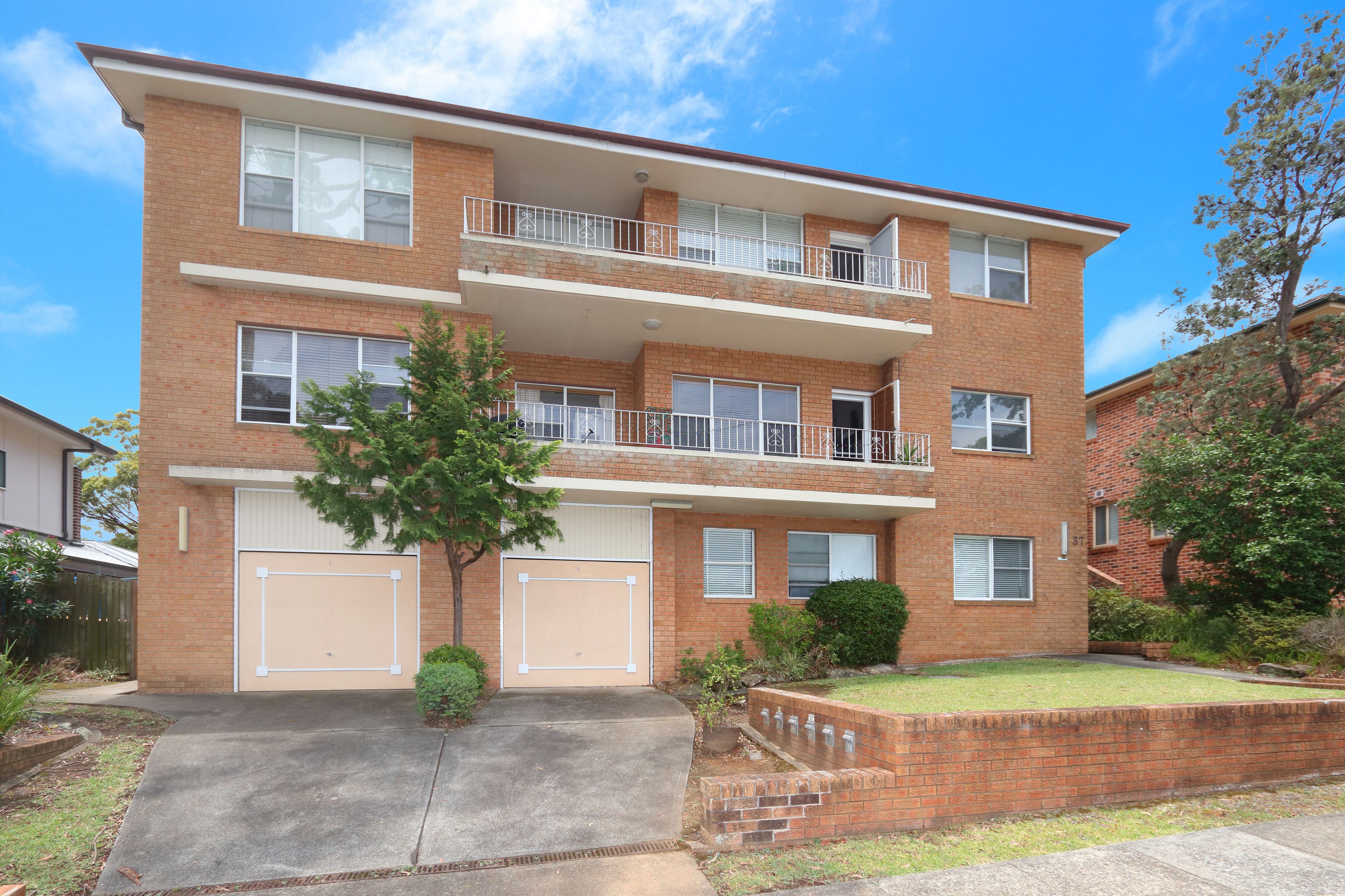 37 Wonoona Parade East, Oatley NSW 2223