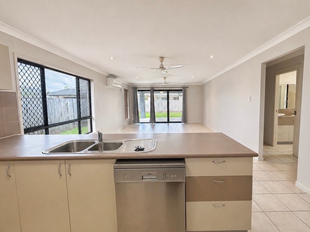 32 Laurie Motti Parade, Kirwan, QLD 4817