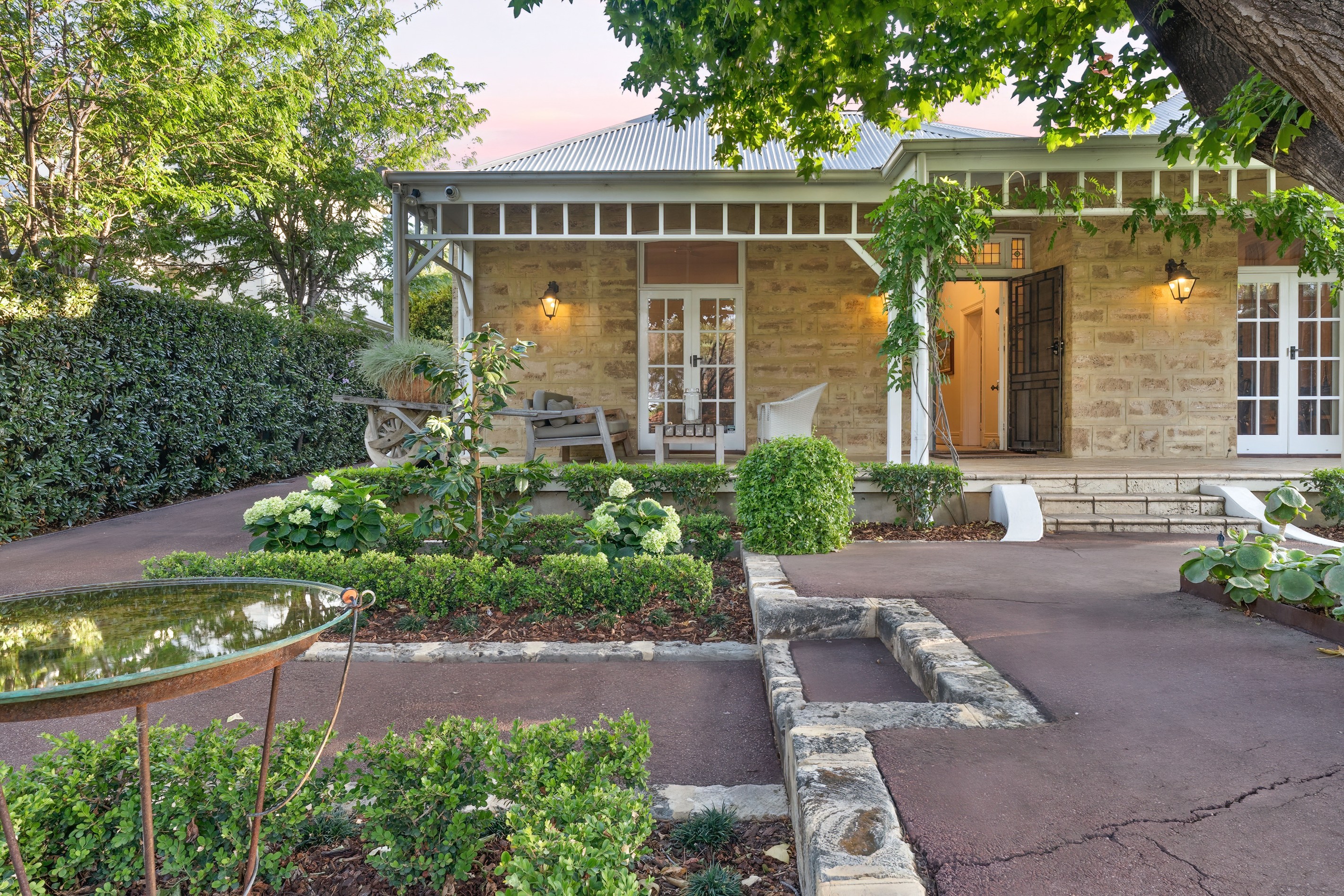 28 Irvine Street, Peppermint Grove, WA 6011