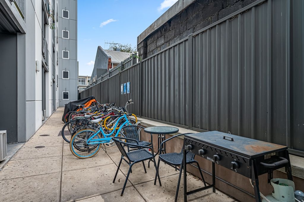 425/304 Waymouth Street — photo 18 of 24