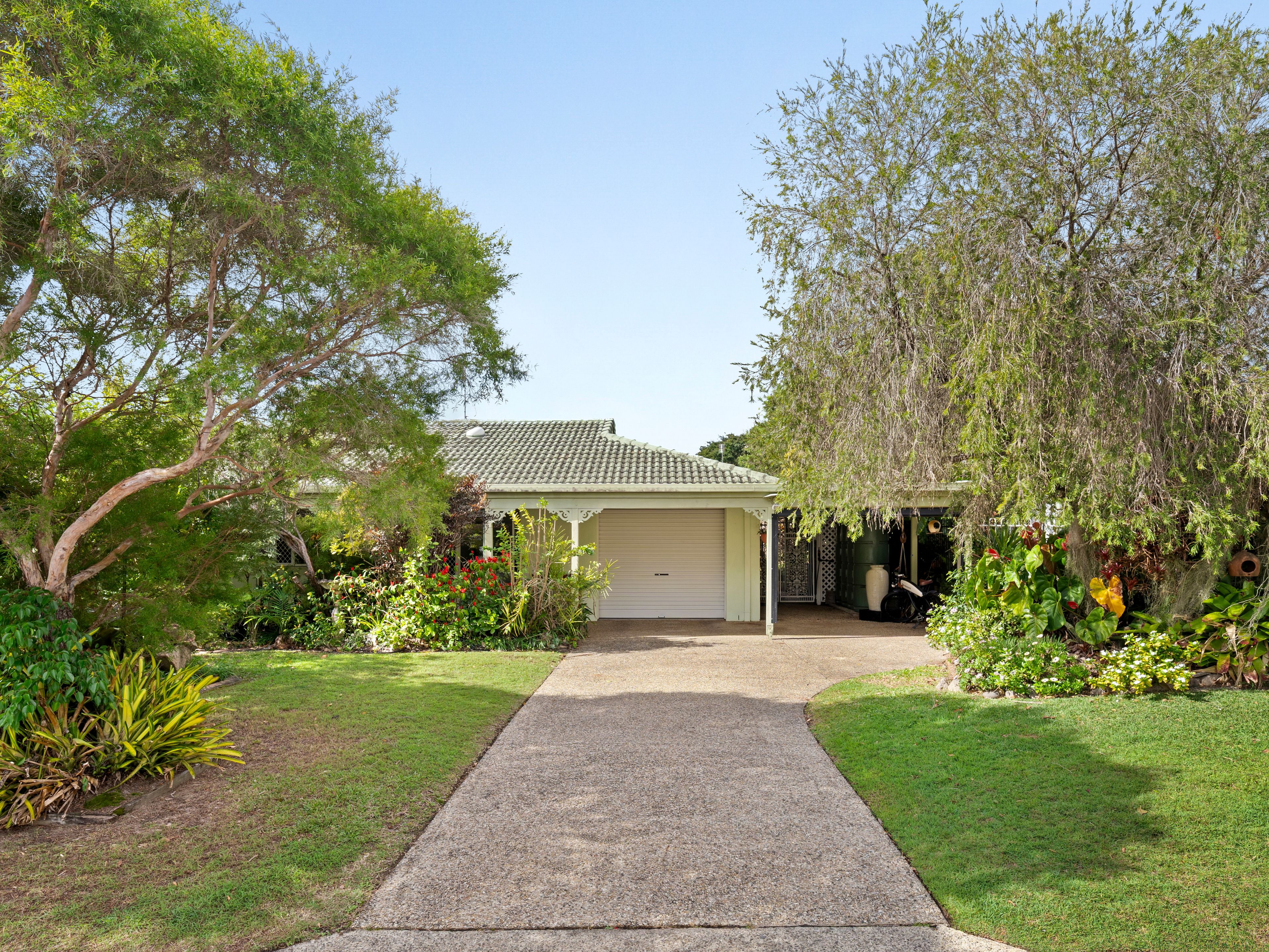 10 Woodlands Crescent — photo 17 of 17