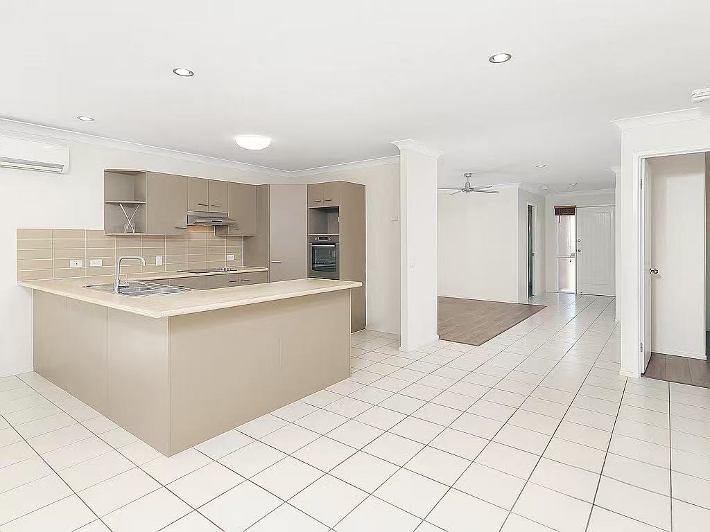 8 Barrine Place, Parkinson, QLD 4115