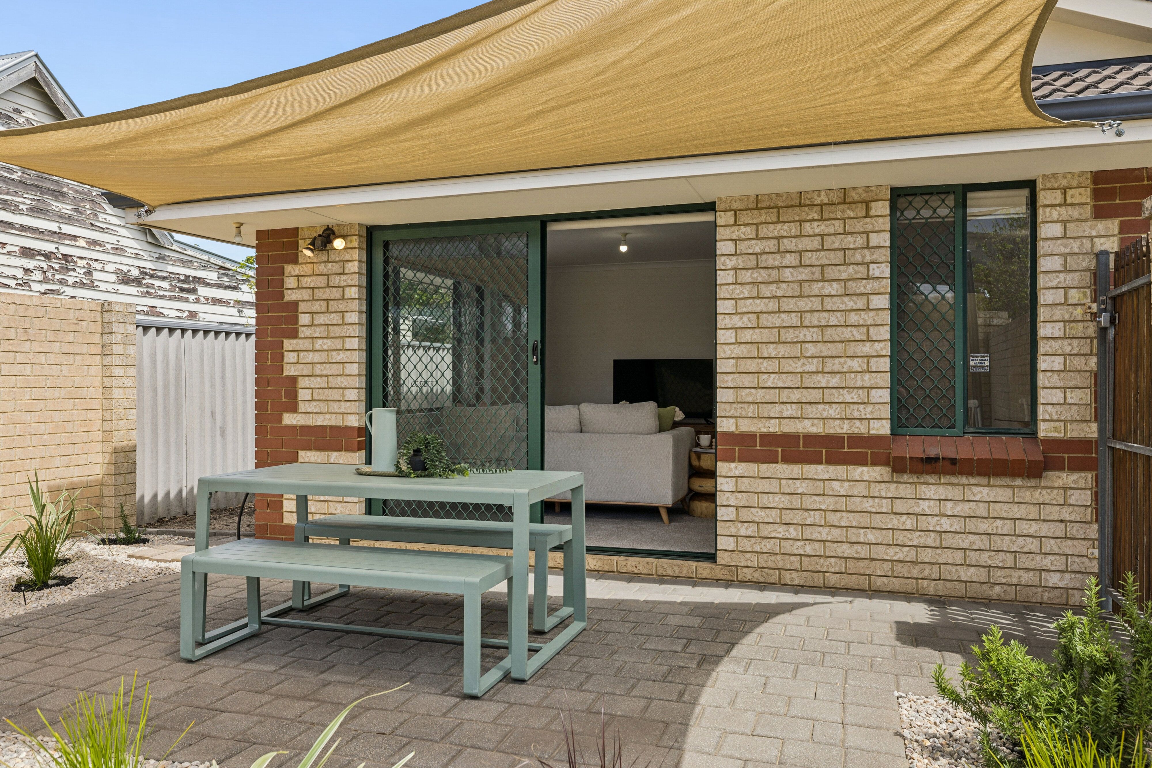 1/205-207 Sevenoaks Street — photo 8 of 28