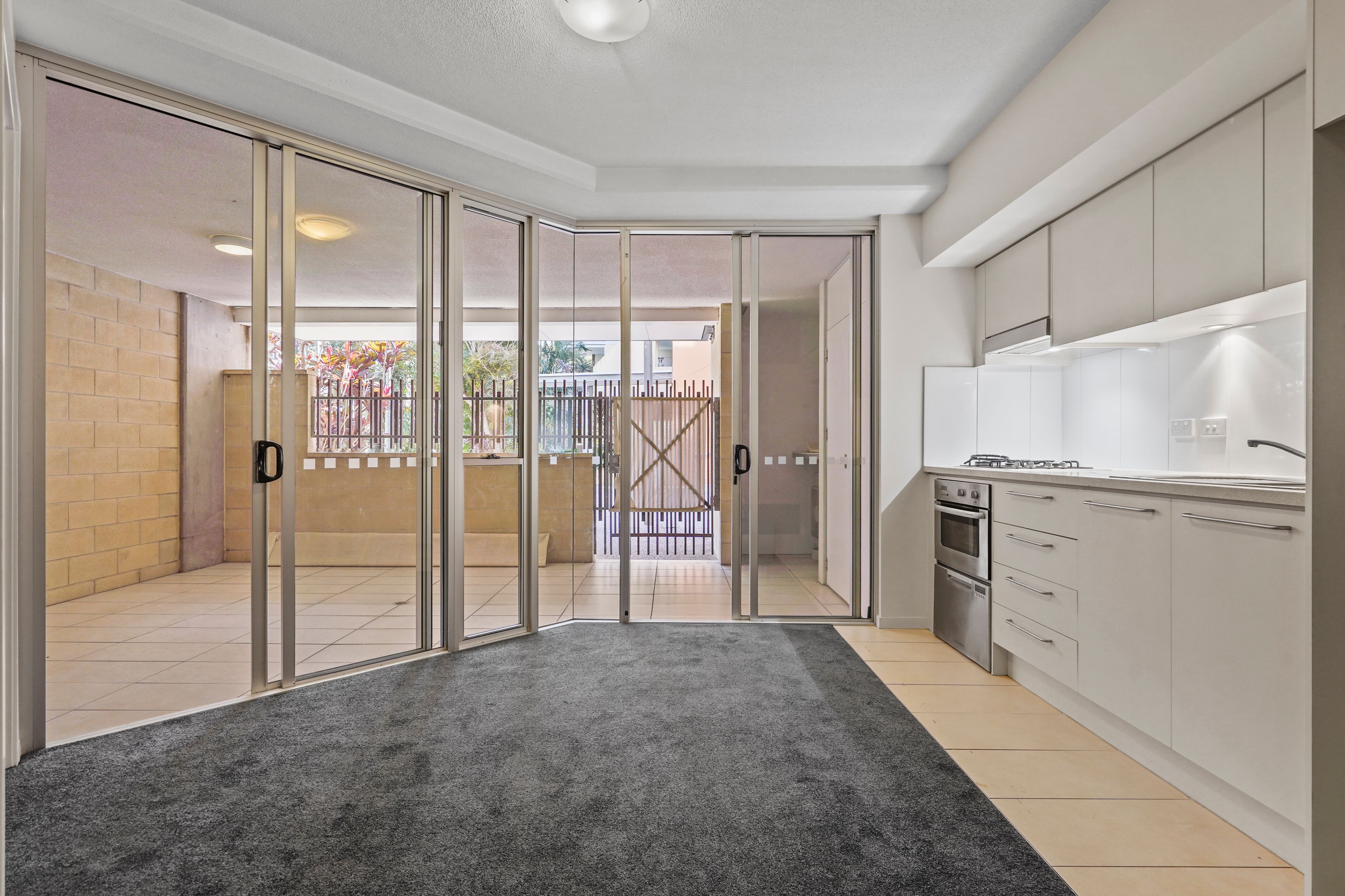 3305/22 Carraway Street — photo 5 of 10