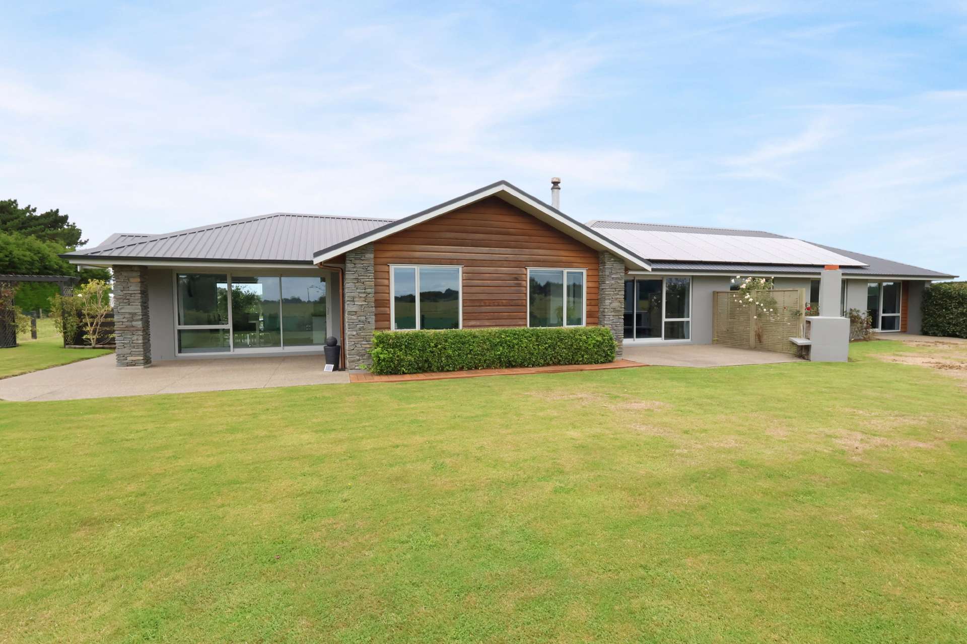 135 Millwood Glen photo 0