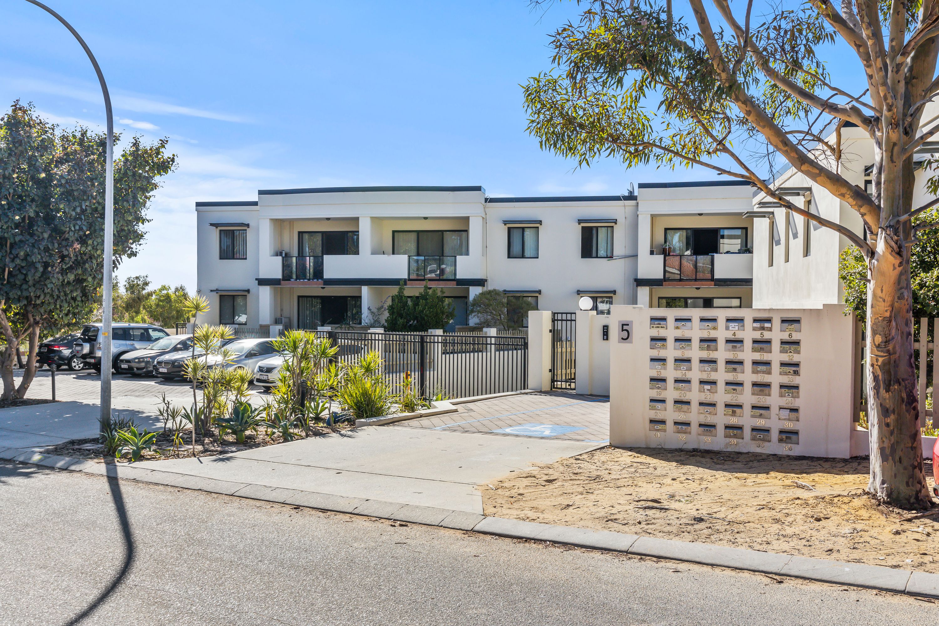 23/5 Eastleigh Loop, Currambine, WA 6028