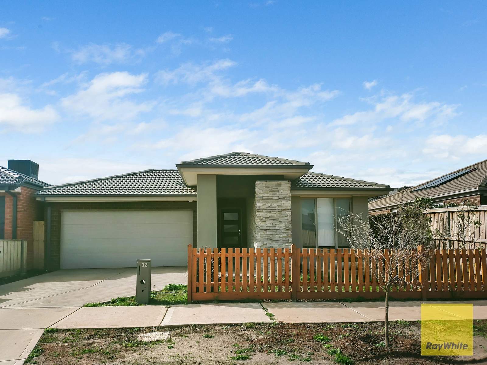 32 Rosette Crescent, Rockbank, VIC 3335