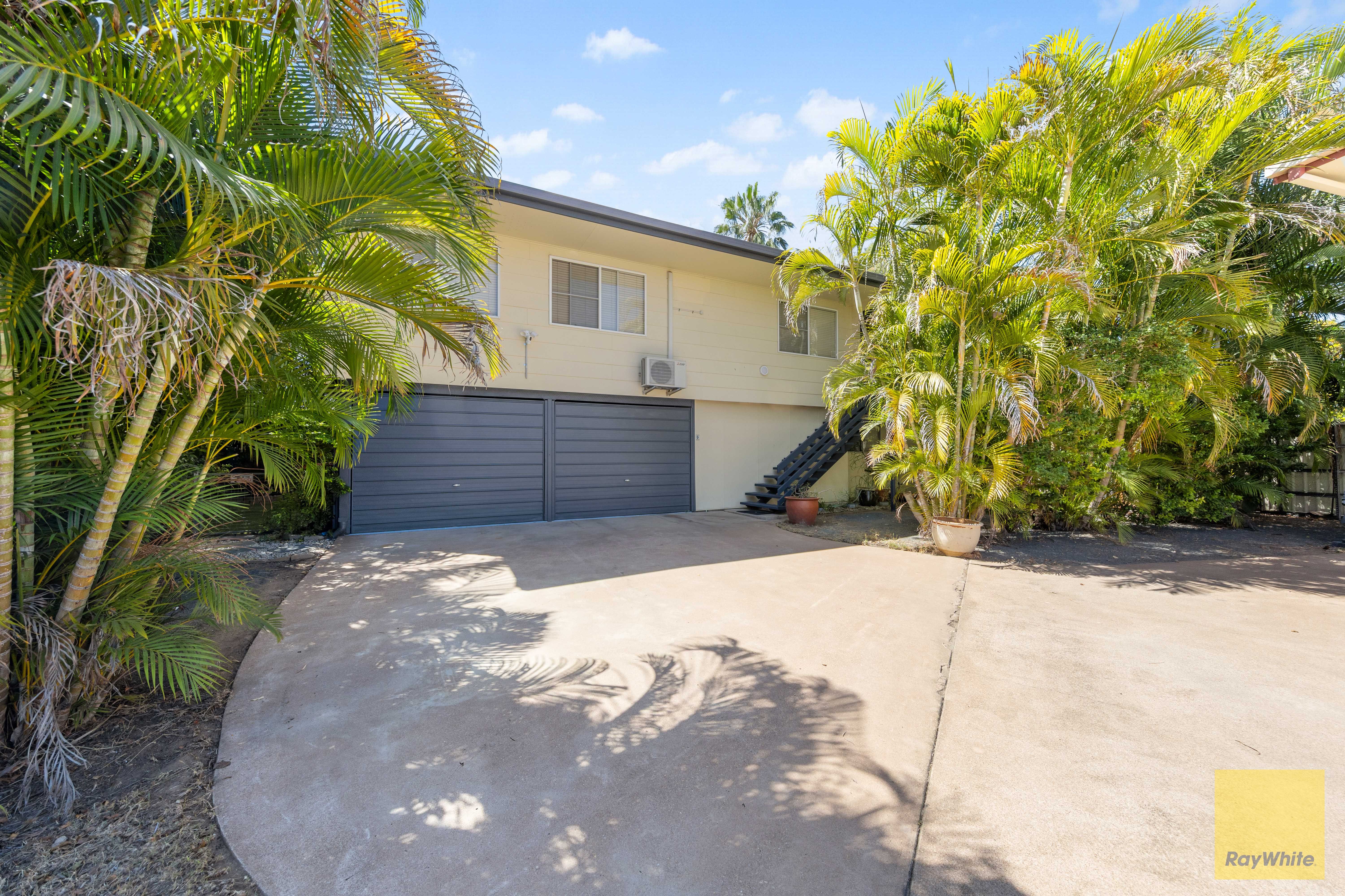 9/19 Theresa Street — photo from Ray White Emerald