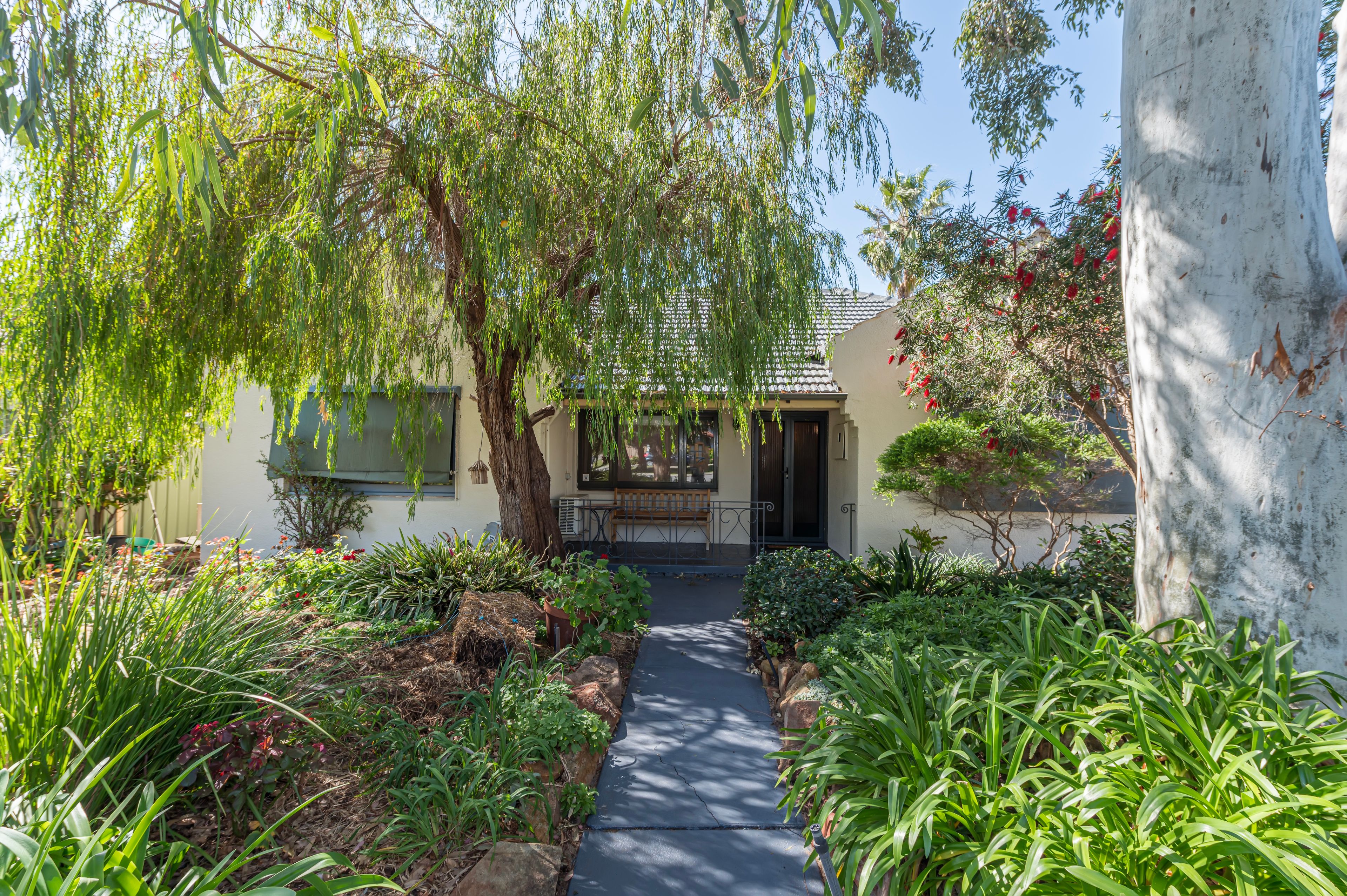 82 Banksia Street — photo from Ray White Inner North