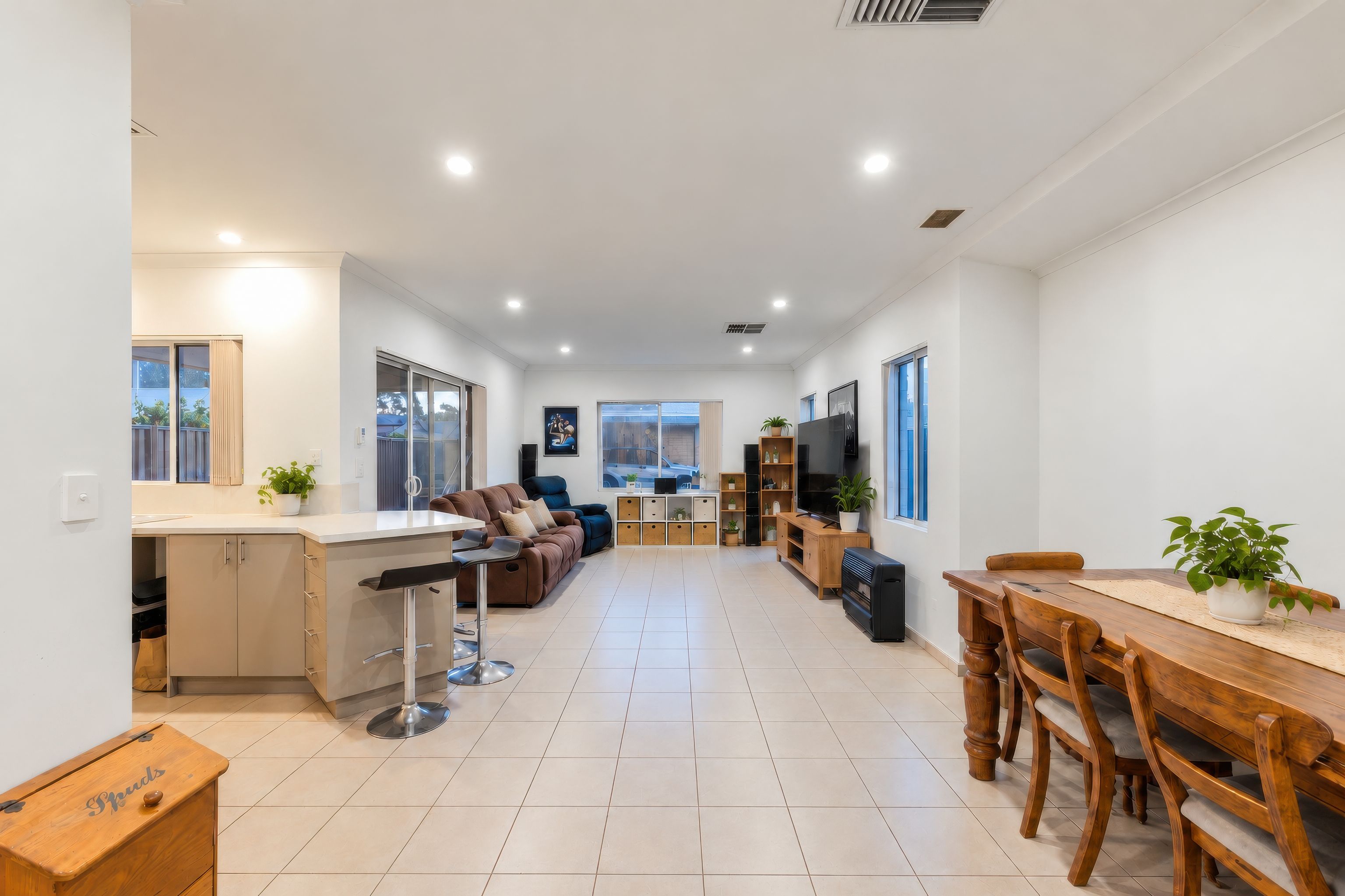 80 Markwell Avenue — photo 3 of 14