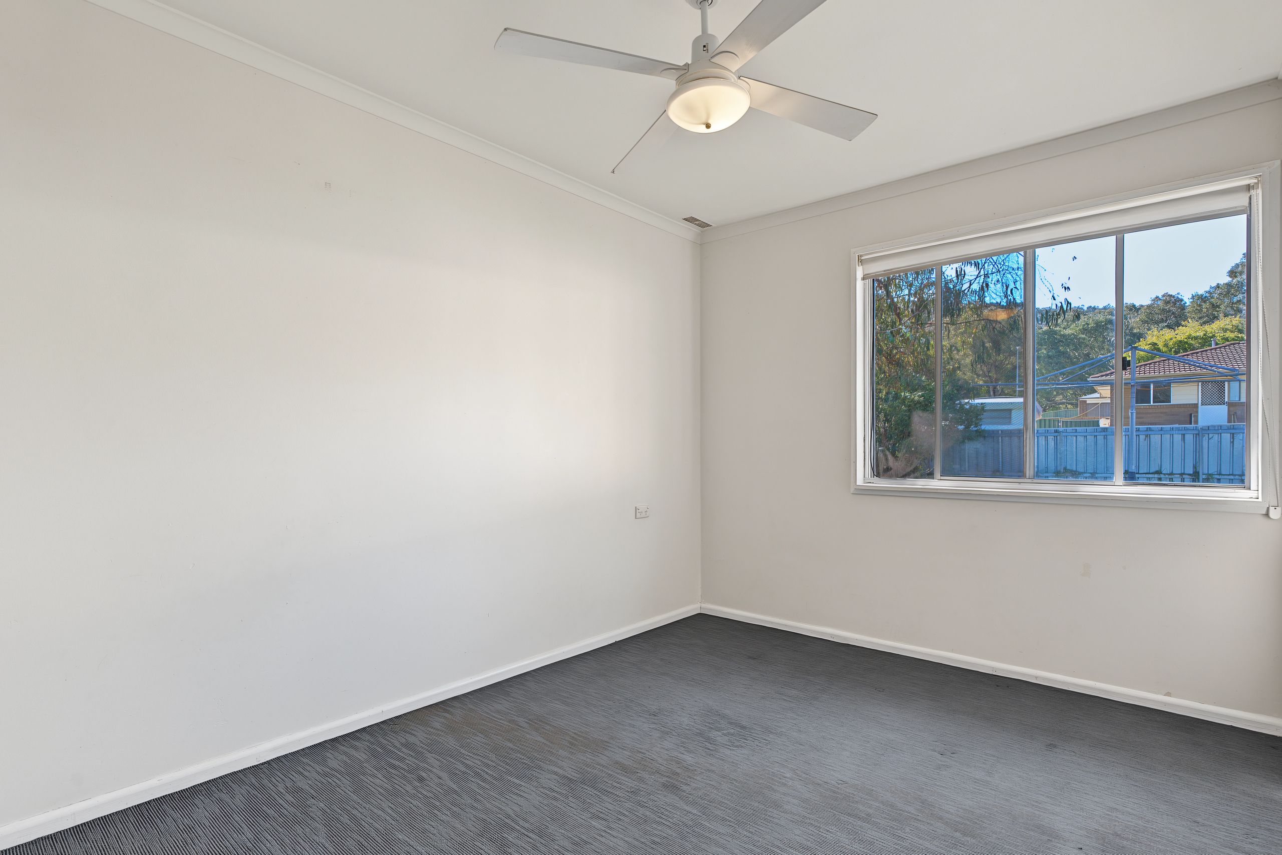 96 Kurrajong Crescent — photo 7 of 11