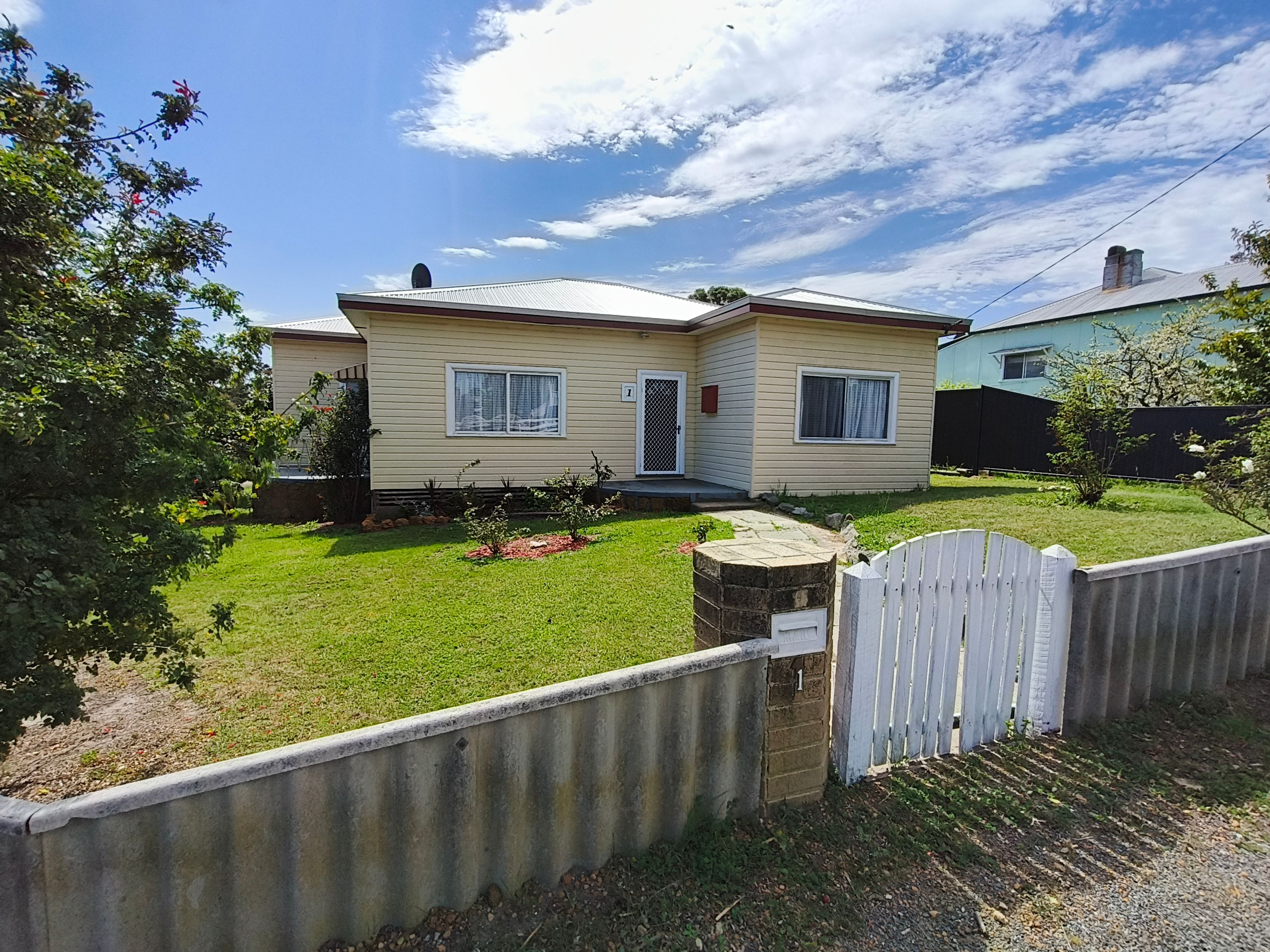 1 Ingoldby Street — photo from Ray White Crofts & Associates