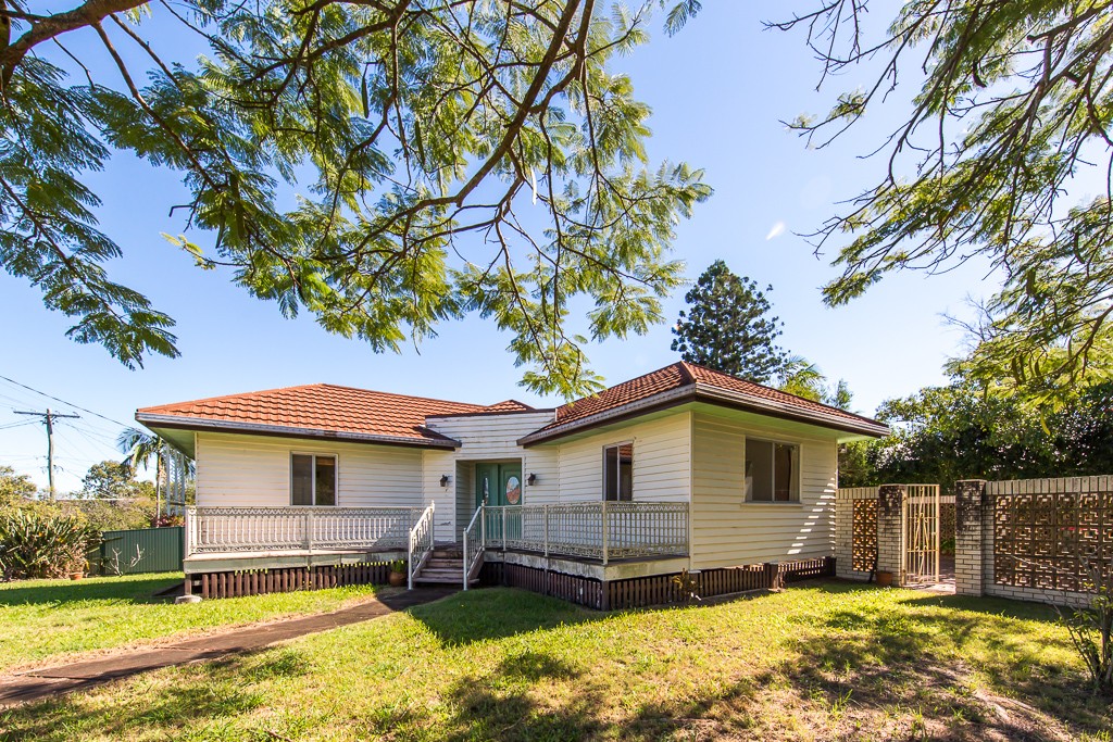 37 Stimpson Street, Fairfield, QLD 4103