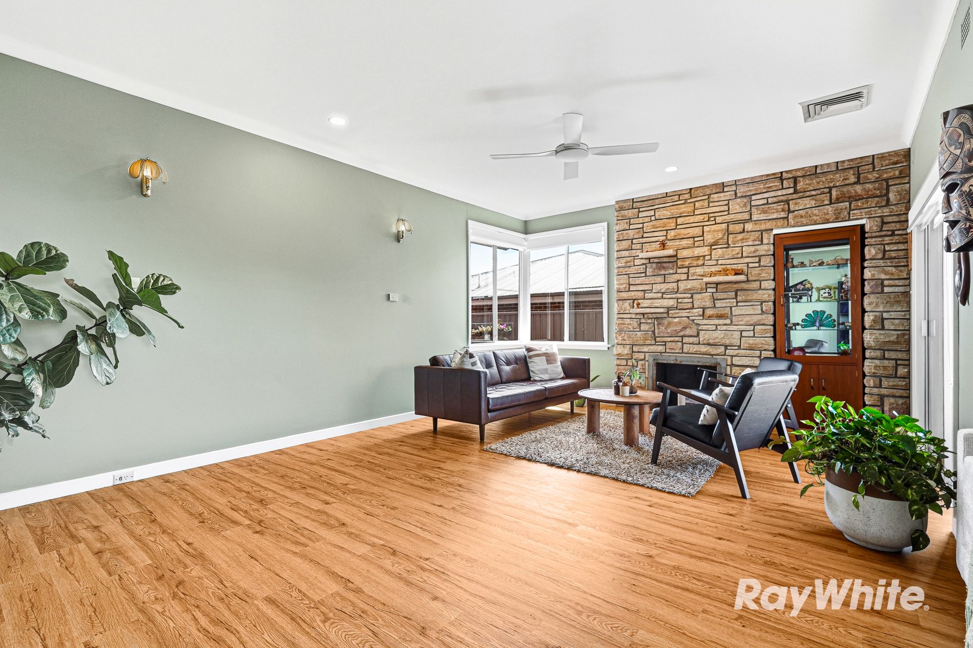 99 Girraween Road — photo 5 of 23