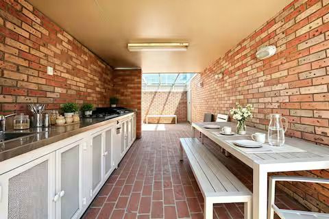 9 Marinea Street — photo 4 of 10