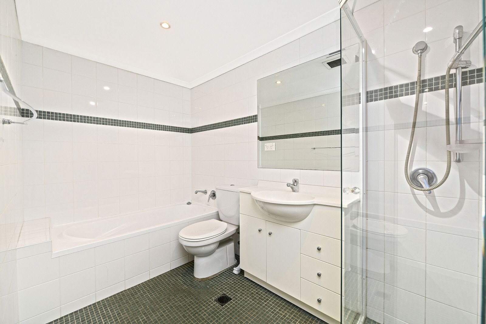 9/34-46 Briggs Street — photo 4 of 6