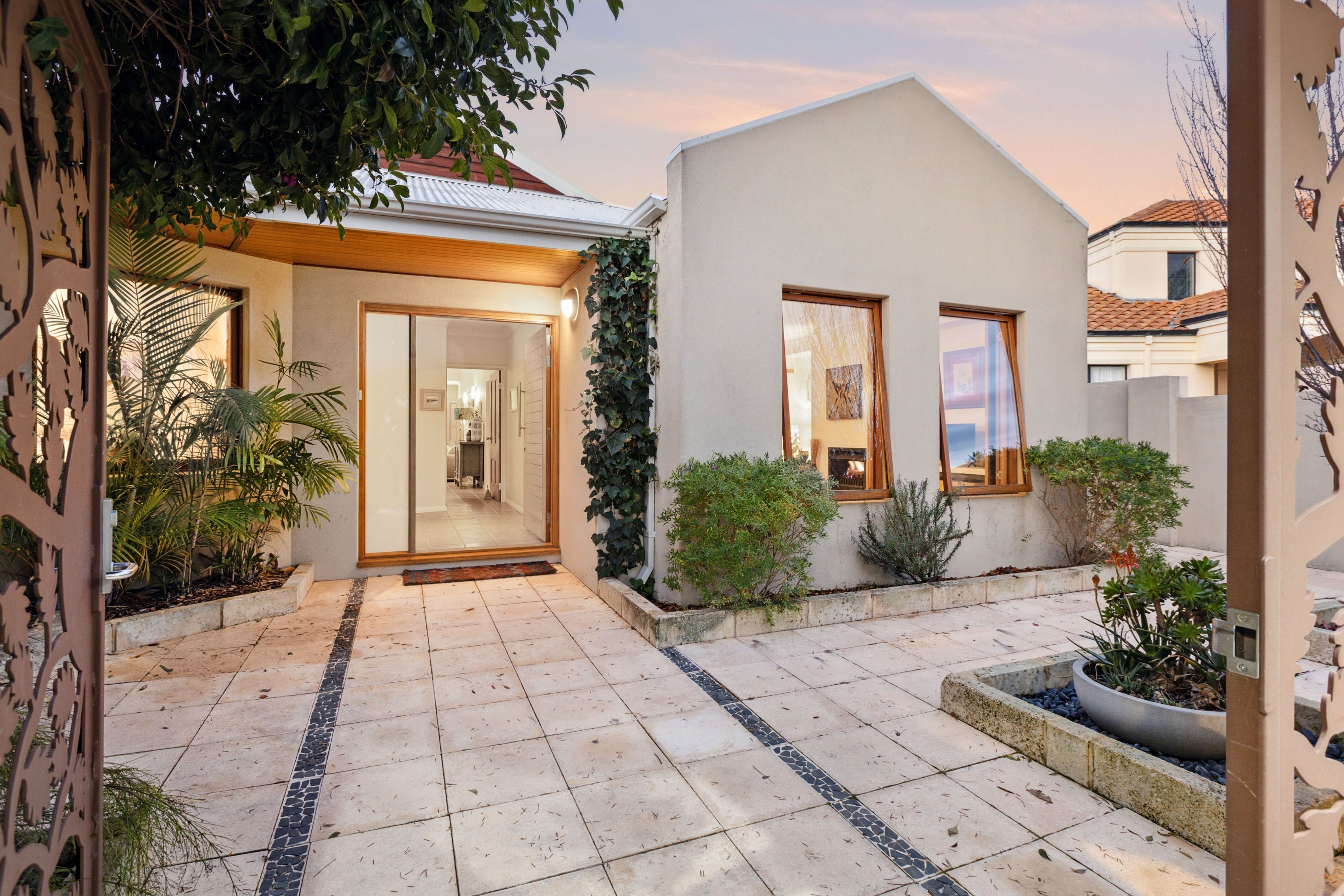 11 Redondo Court, Iluka, WA 6028