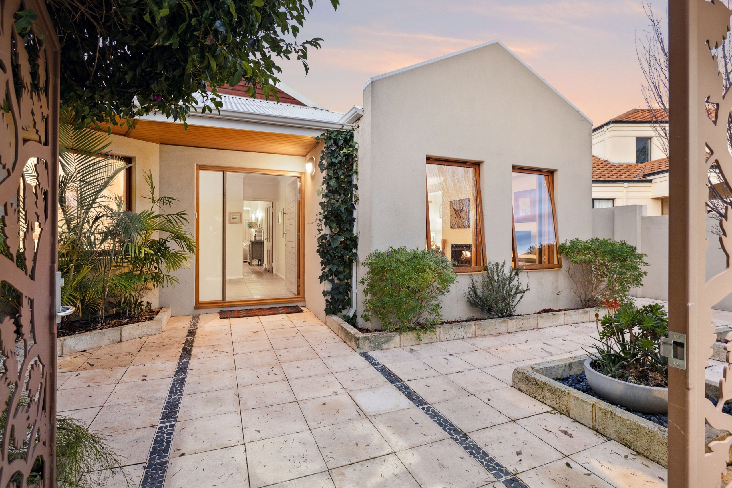 11 Redondo Court, Iluka, WA 6028