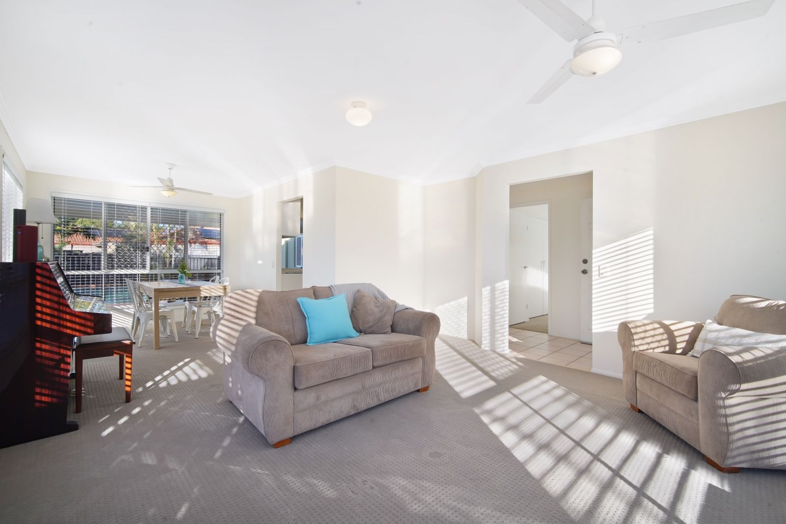 2 Ilminster Crescent, Mudgeeraba, QLD 4213