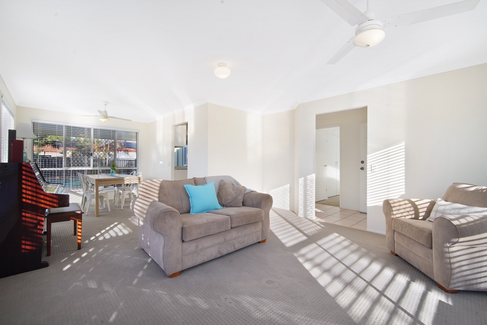 2 Ilminster Crescent, Mudgeeraba, QLD 4213
