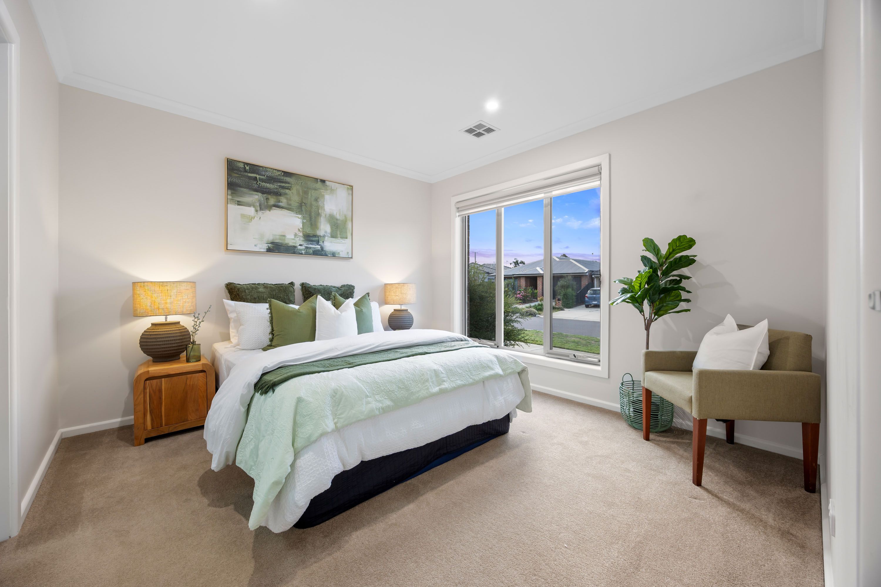 43 Cinnamon Drive, Lake Gardens, VIC 3355