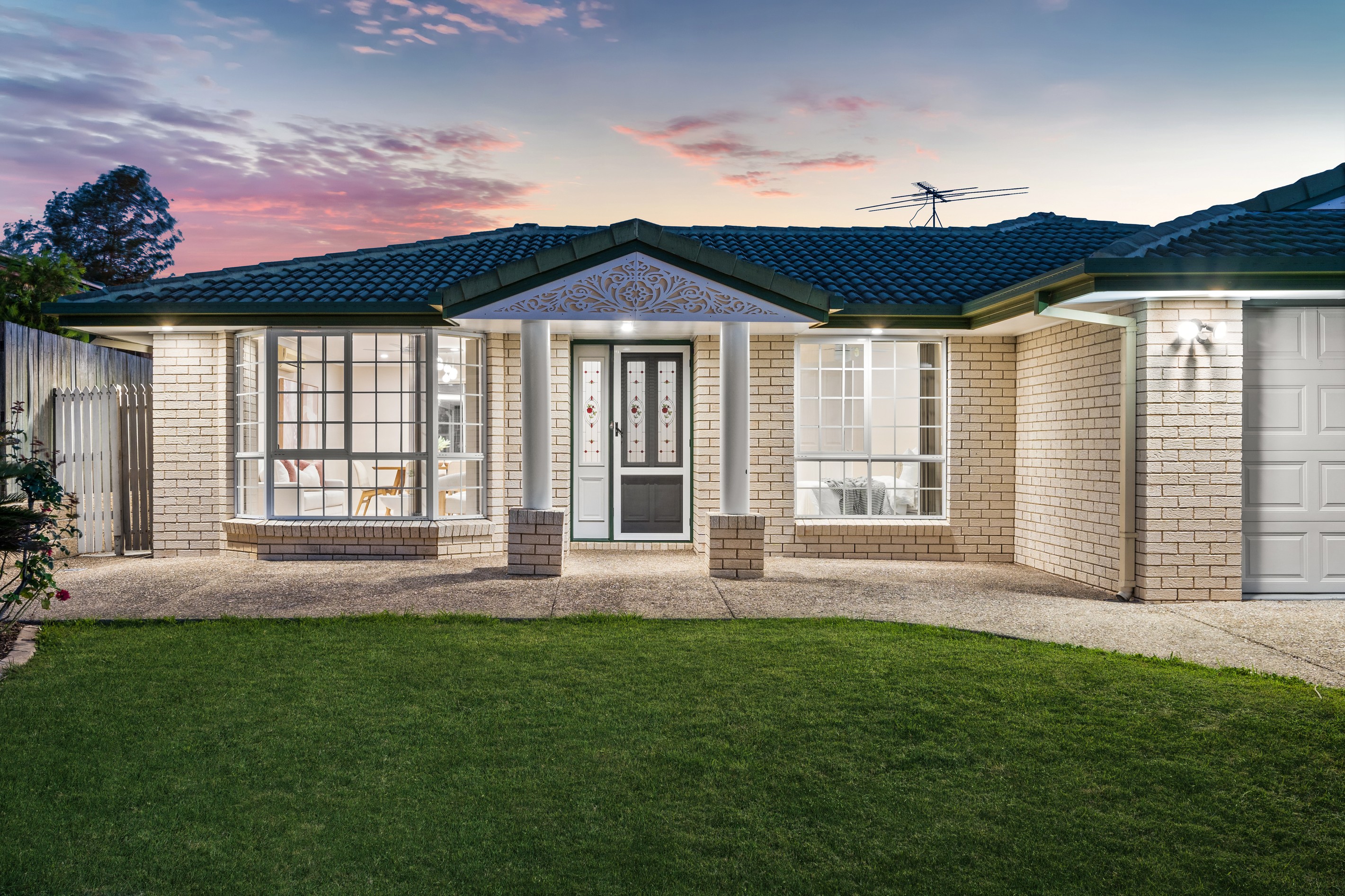17 Resolution Parade, Flinders View, QLD 4305