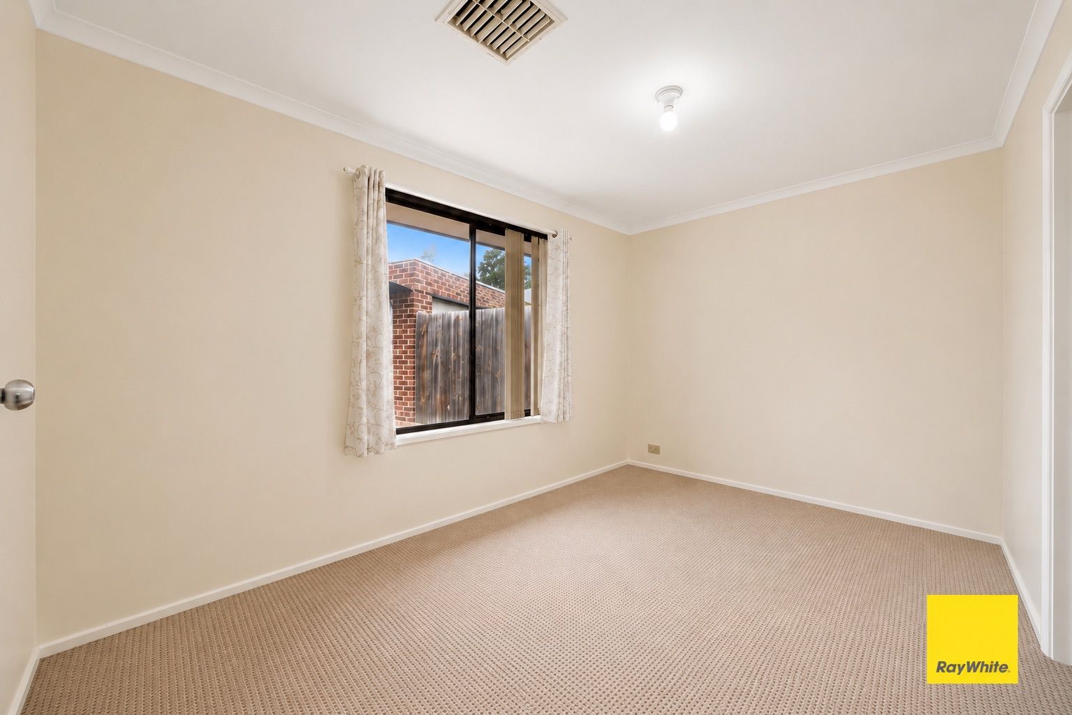 1/6 Kestrel Place — photo 5 of 14