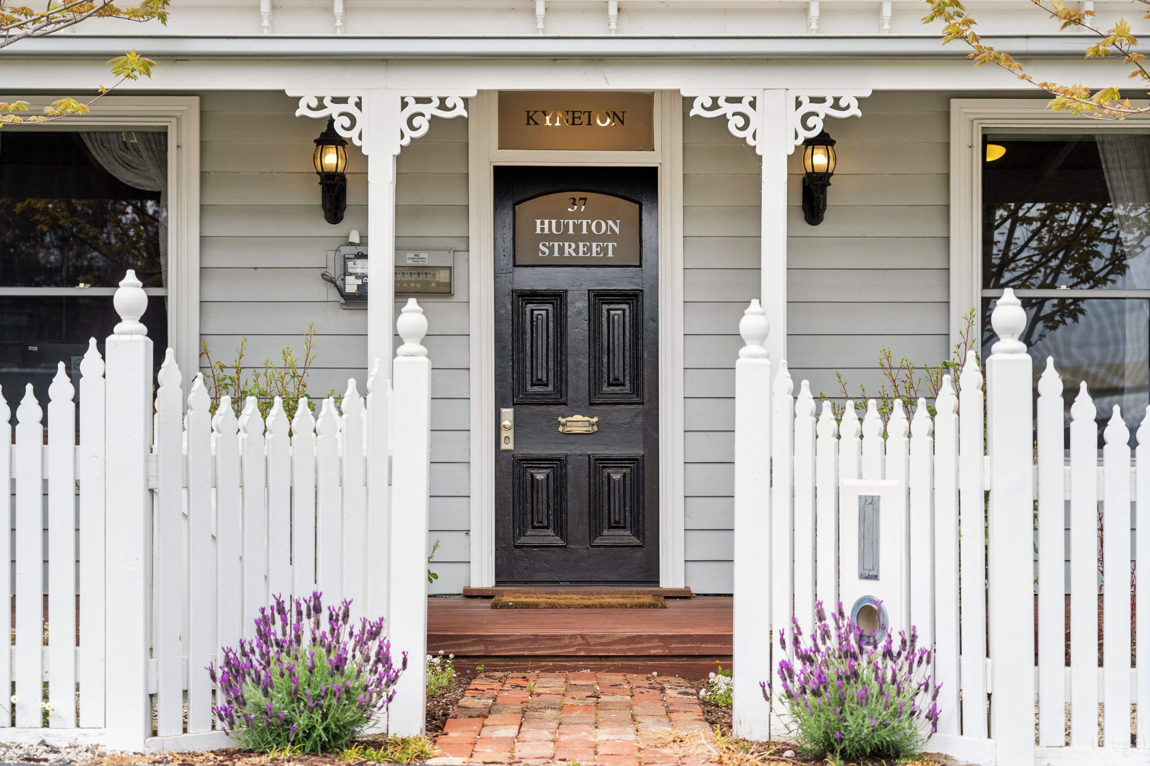 37 Hutton Street — photo 2 of 16