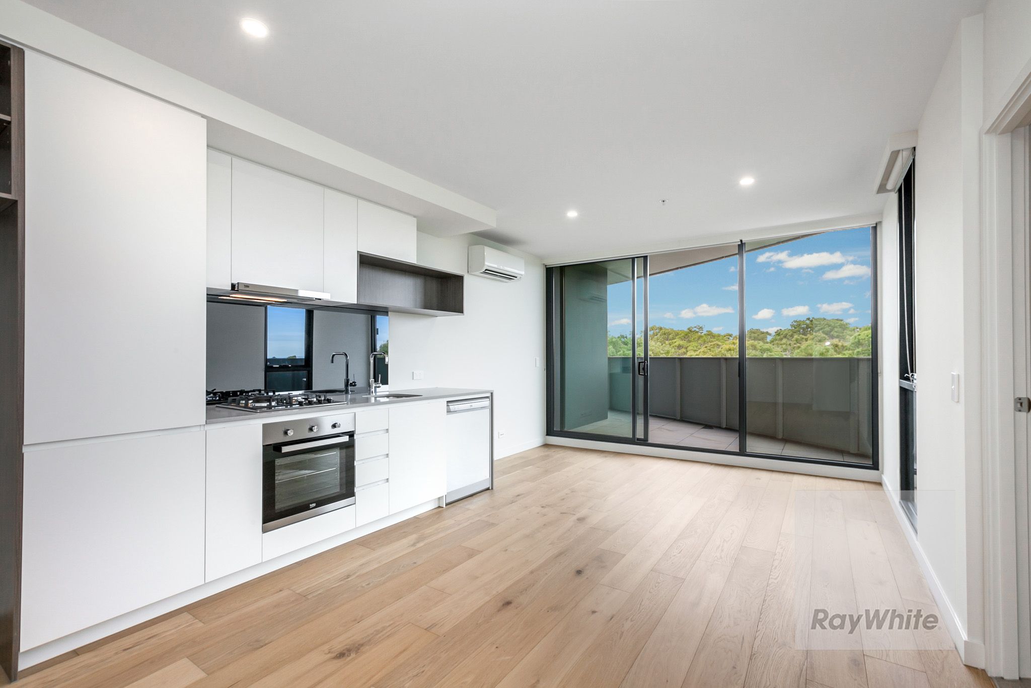 407A/1091 Plenty Road — photo from Ray White Bundoora
