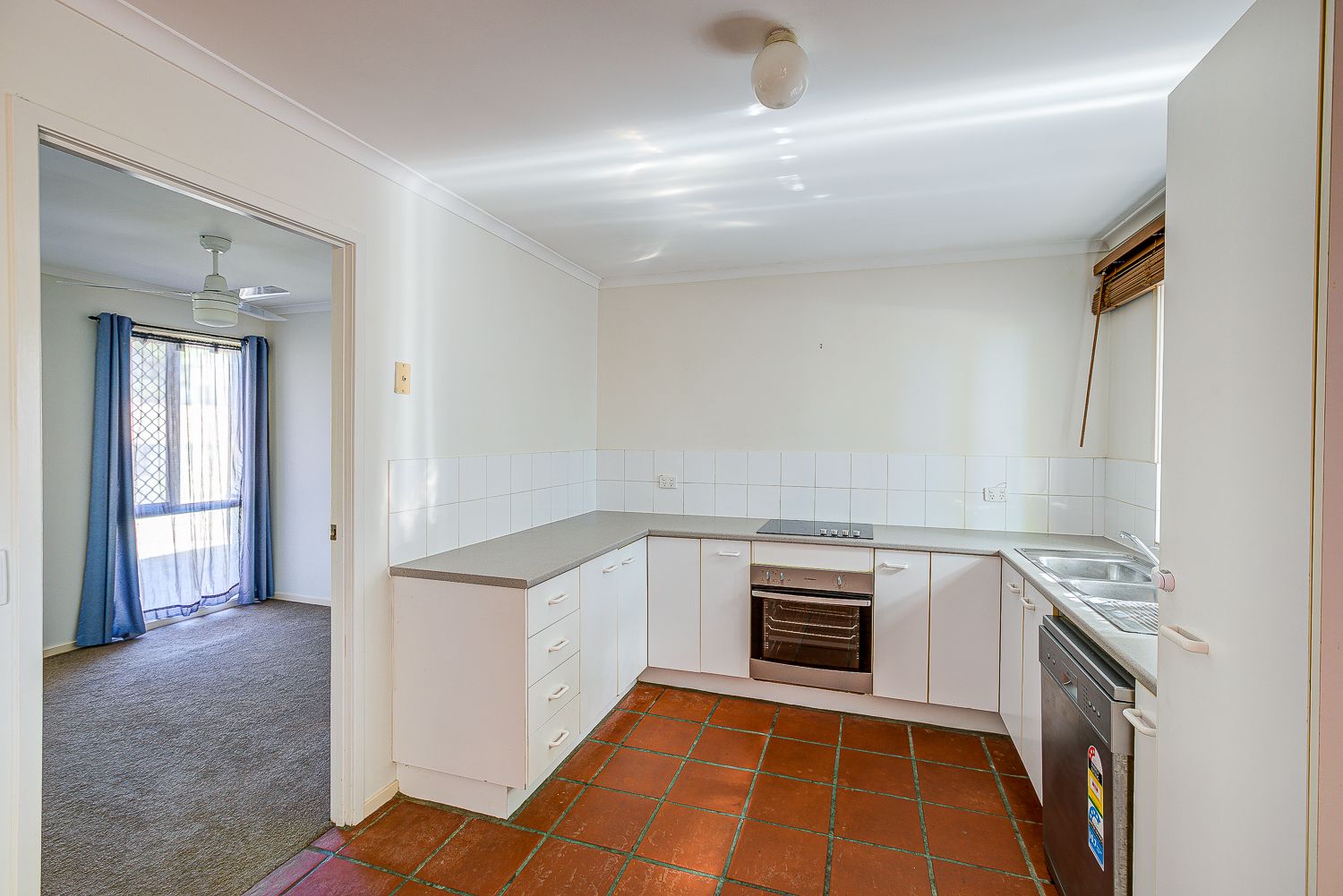 63 Bottlebrush Drive, Regents Park, QLD 4118
