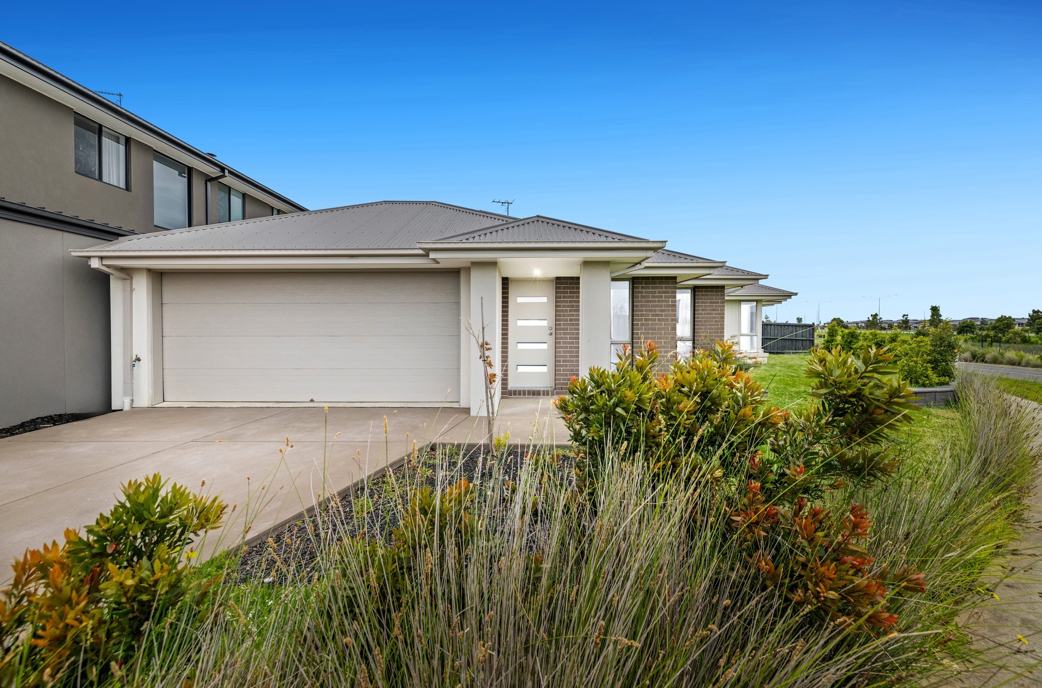 25 Tarnbeck Circuit, Clyde North, VIC 3978