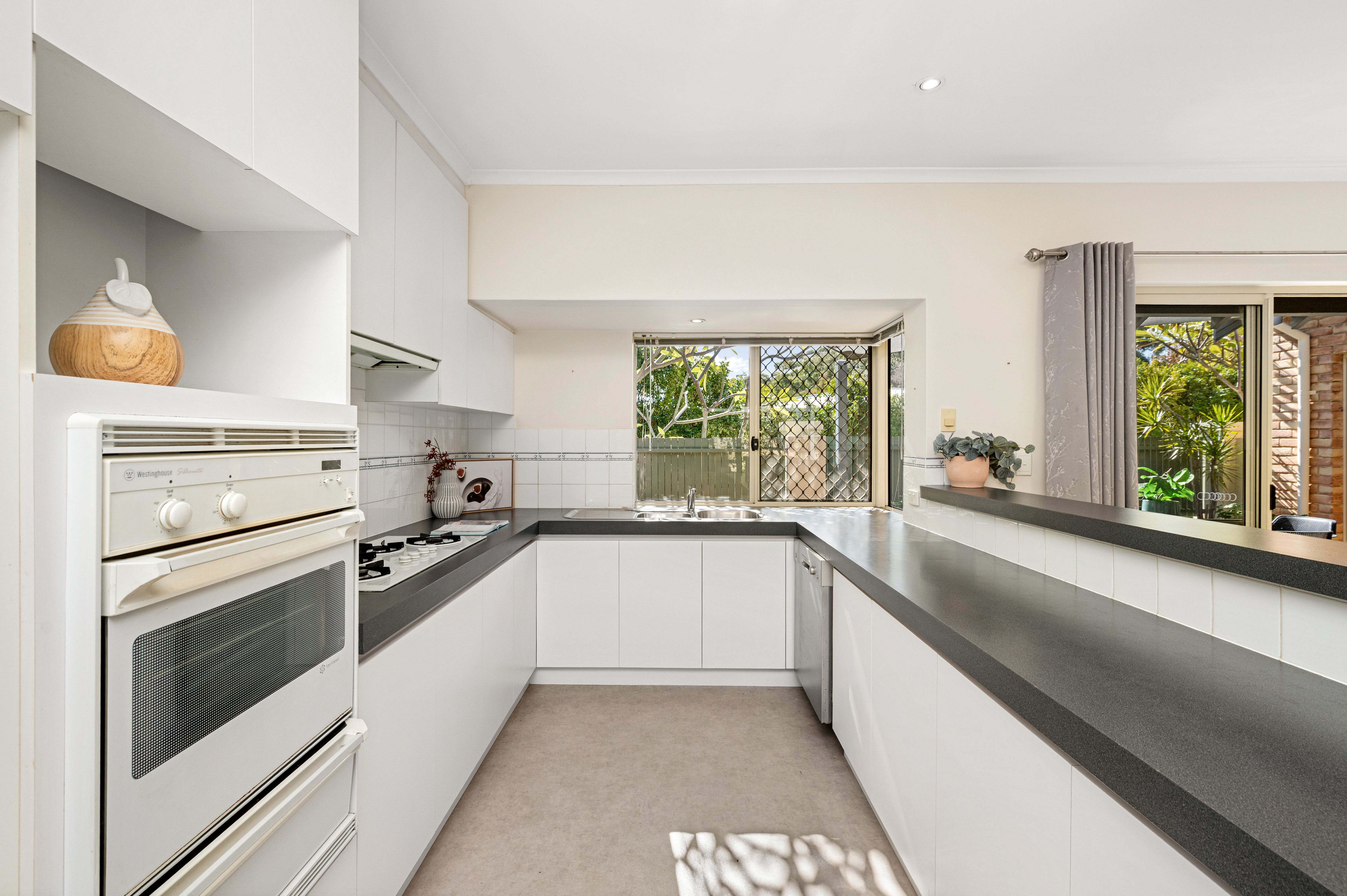 53 Bournemouth Crescent — photo 6 of 19