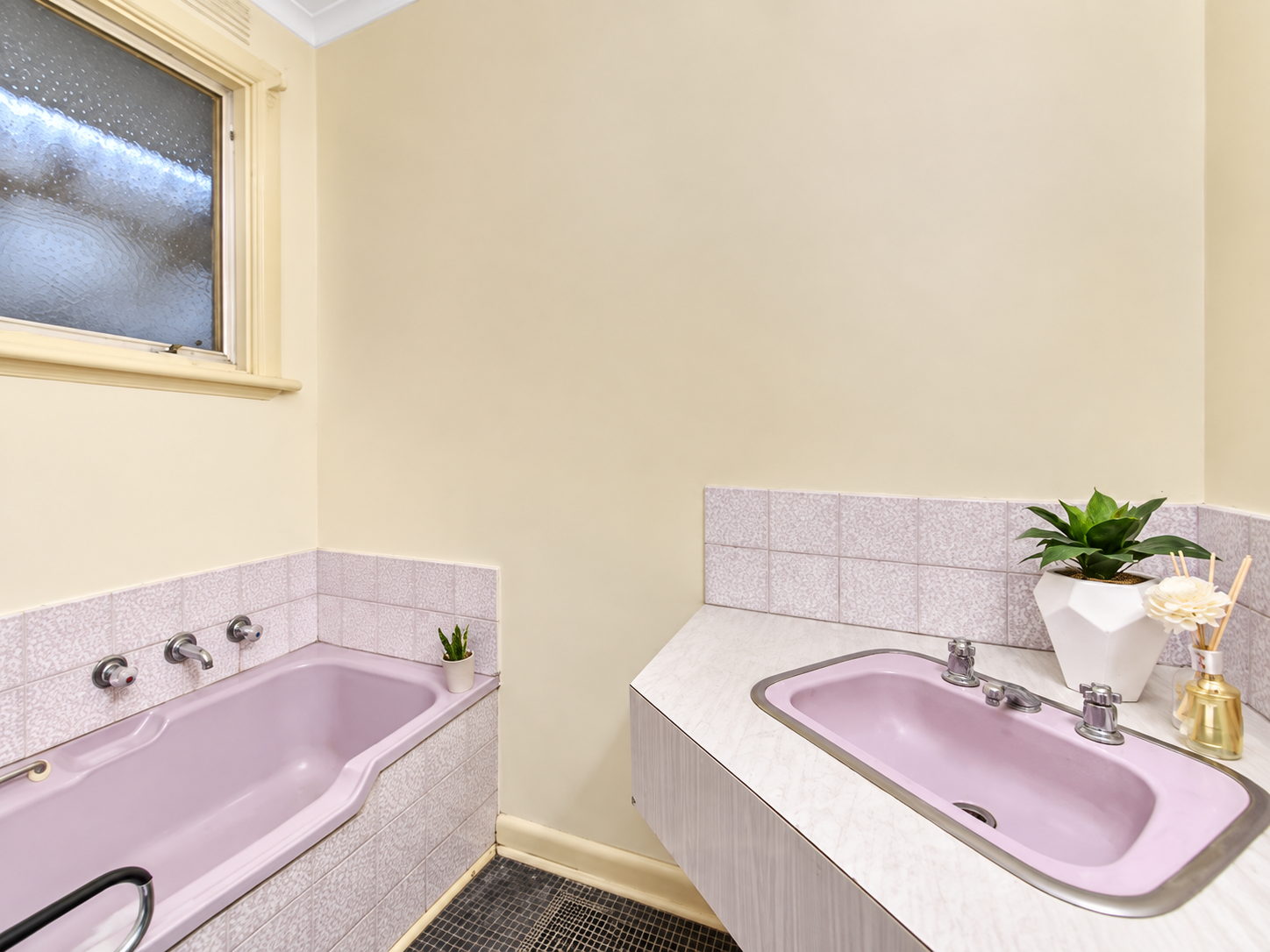 28 Grandview Avenue — photo 8 of 11