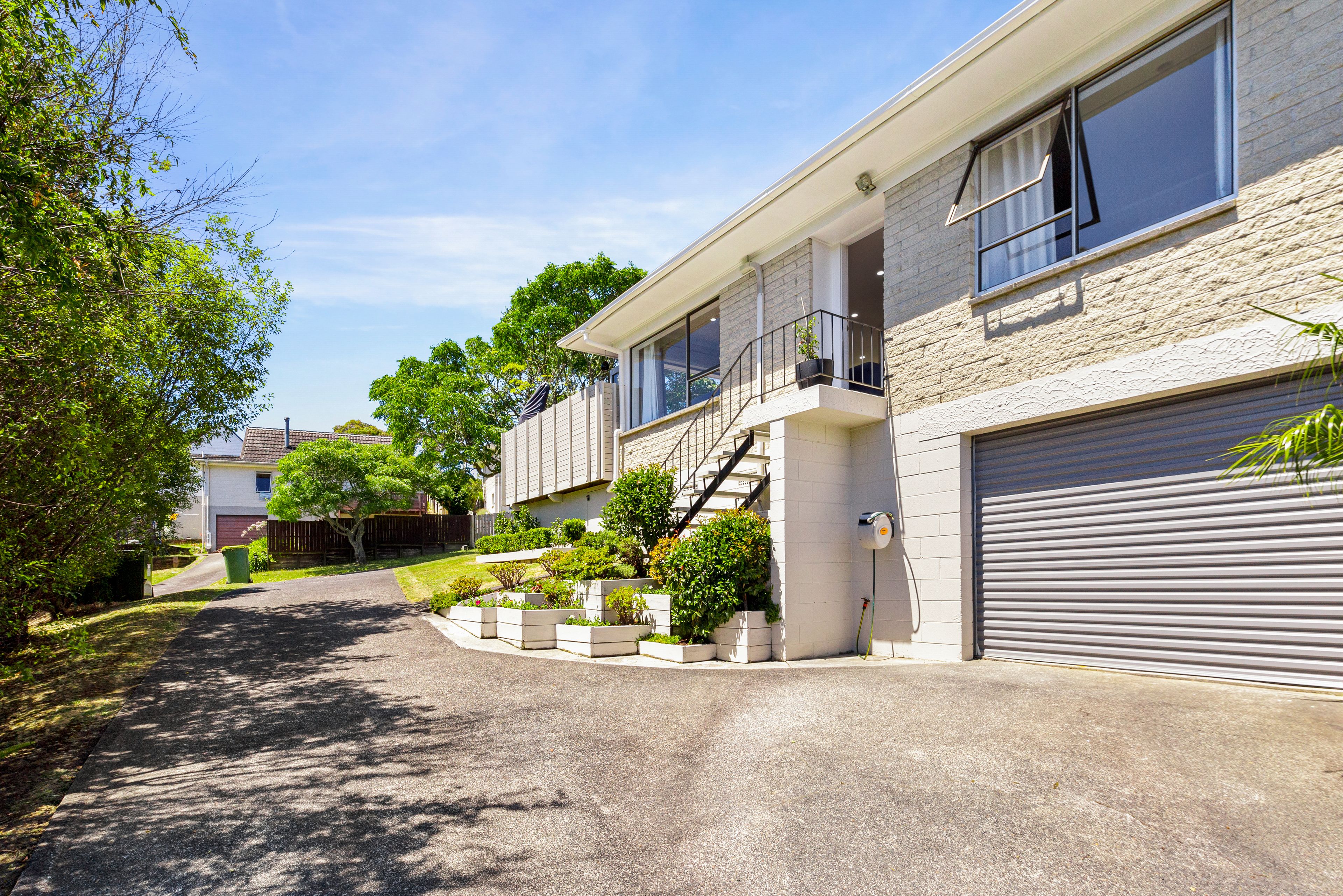 1/18 Simon Ellice Drive, Glenfield, North Shore City