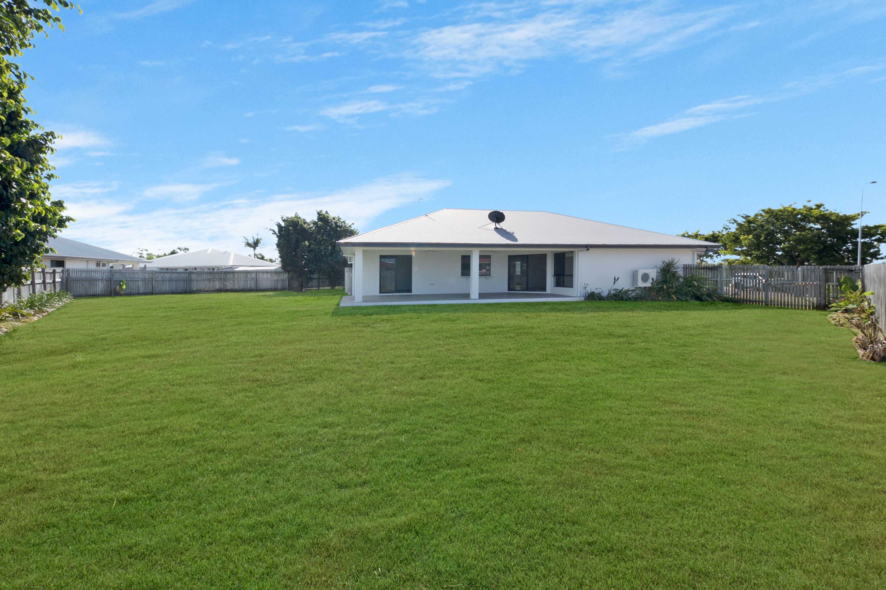 27 Tipperary Street, Mount Low, QLD 4818