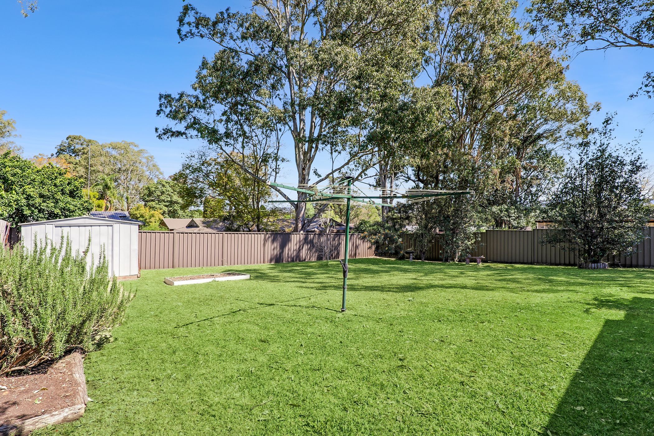 27 Pecks Road — photo 7 of 12