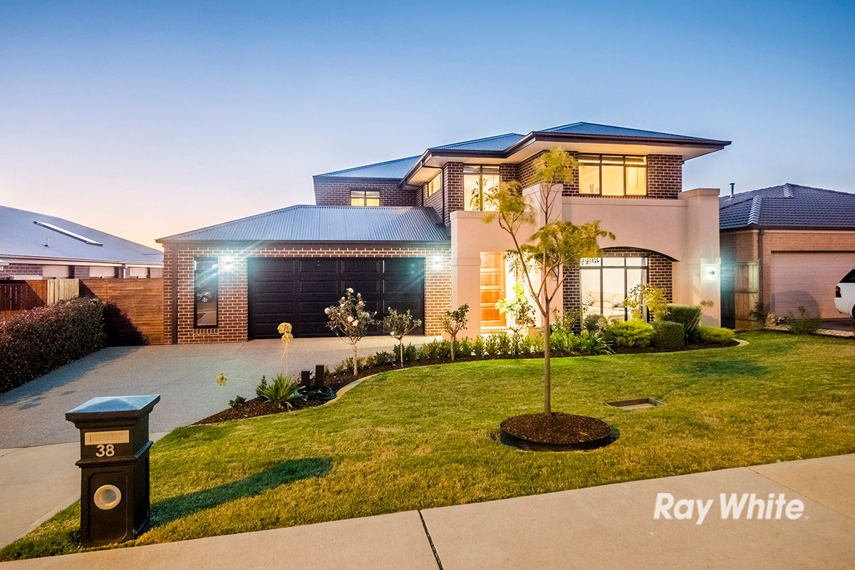 38 Macumba Drive, Clyde North VIC 3978