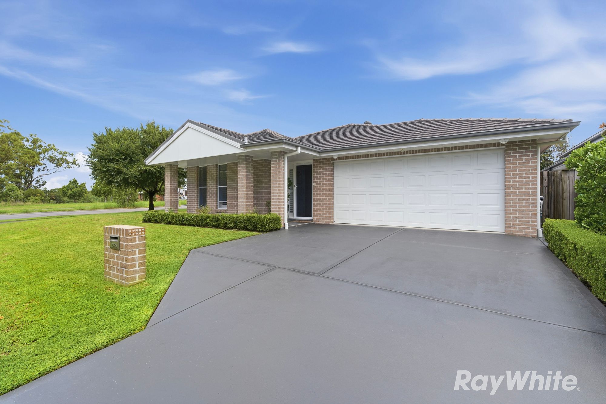 2/25 Redgum Circuit, Aberglasslyn NSW 2320