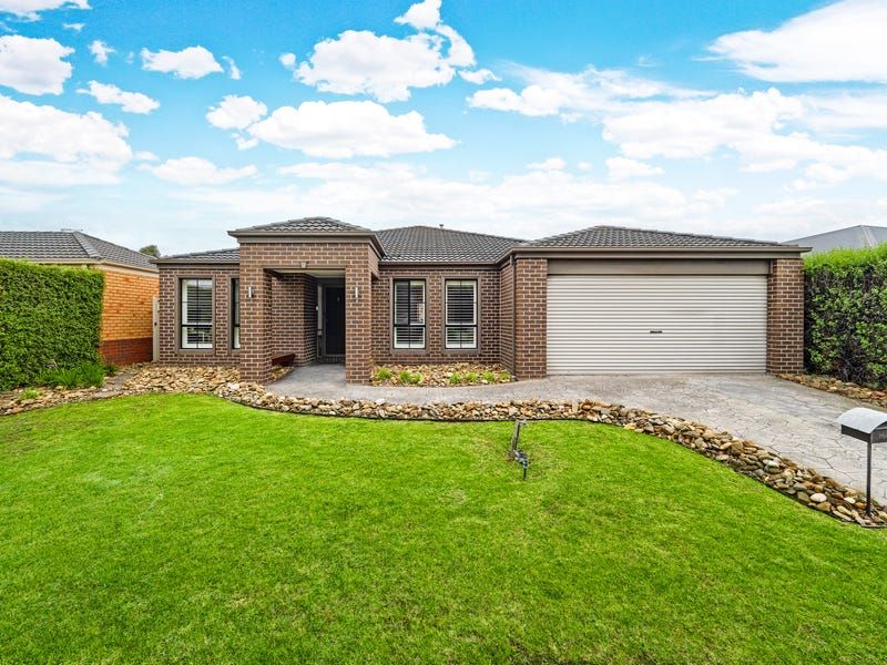 5 Thenford Close — photo from Ray White Cranbourne
