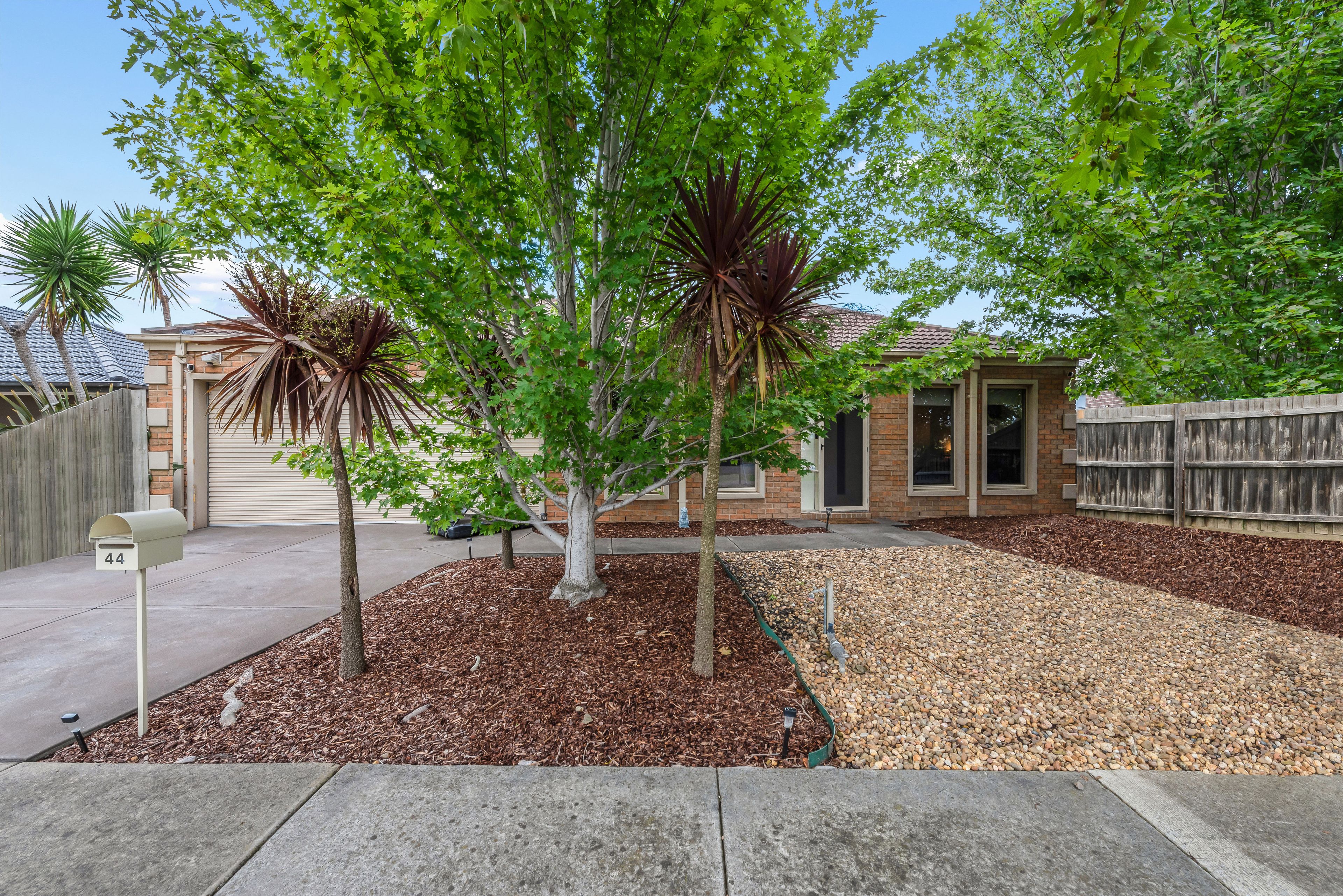 44 Sandalwood Drive, Pakenham VIC 3810