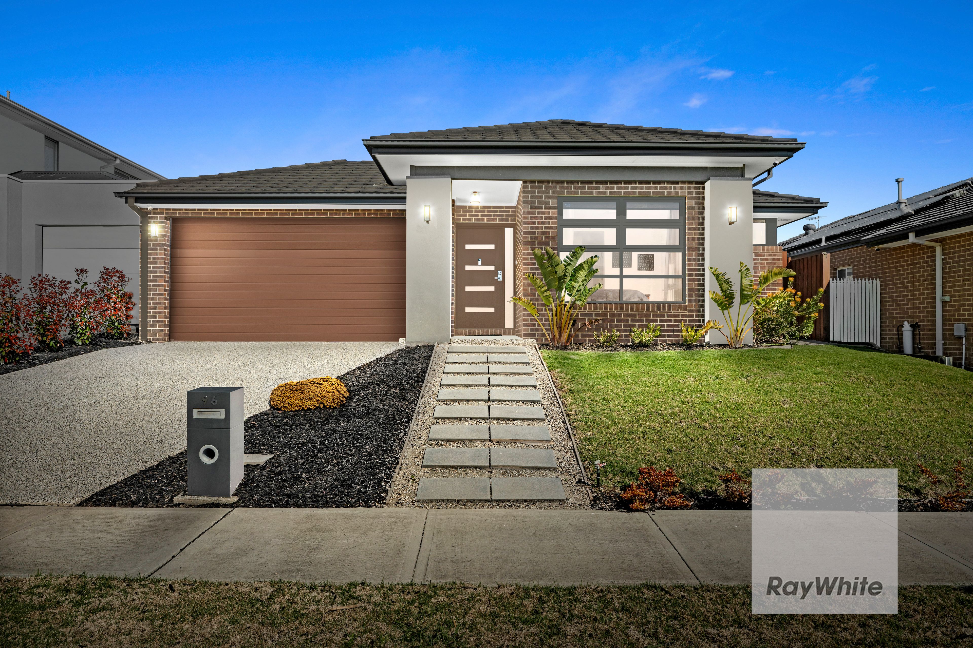 96 Hayes Hill Boulevard, Donnybrook, VIC 3064